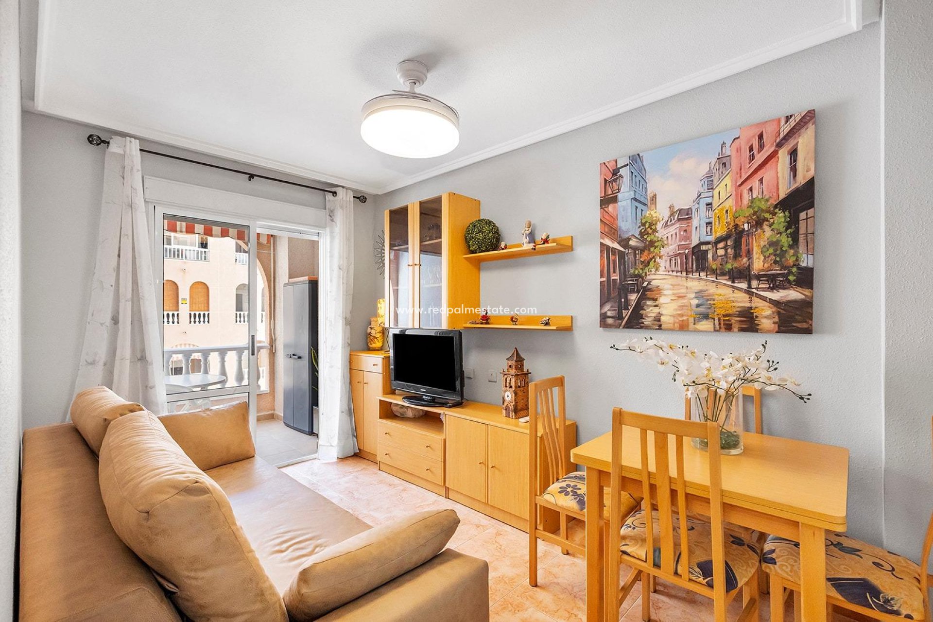 Resale - Apartment -
Torrevieja - Centro Torrevieja