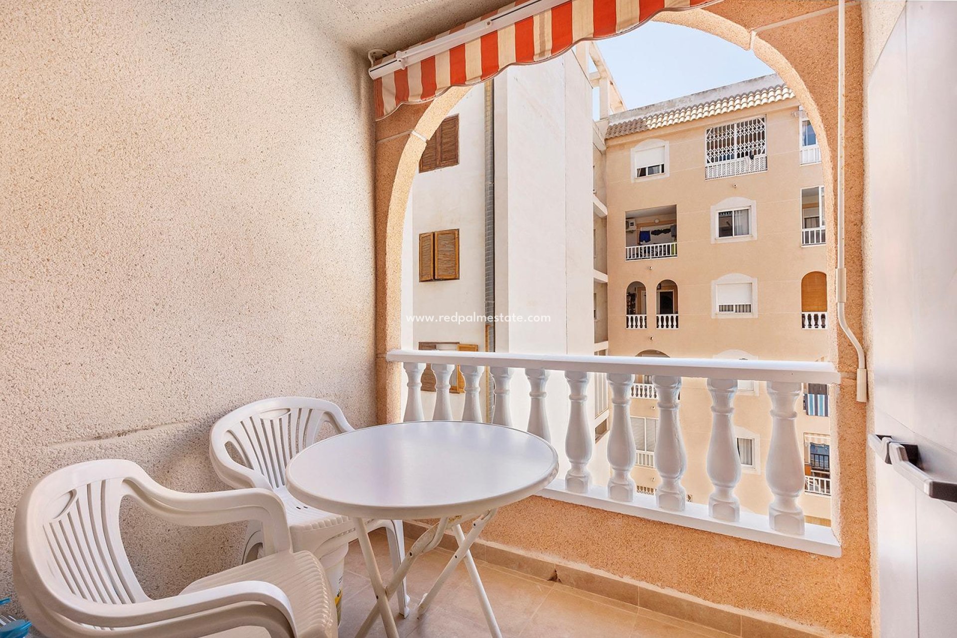 Resale - Apartment -
Torrevieja - Centro Torrevieja