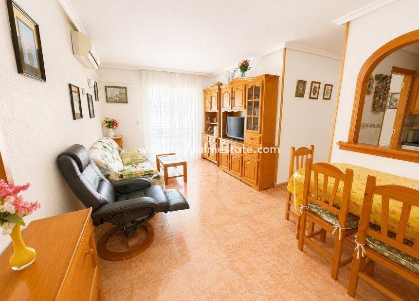 Resale - Apartment -
Torrevieja - Centro Torrevieja