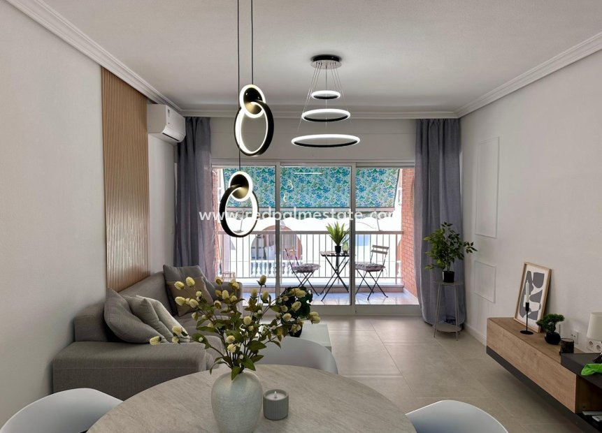 Resale - Apartment -
Torrevieja - Centro Torrevieja