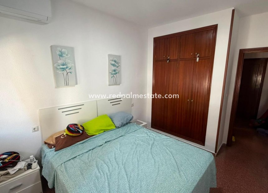 Resale - Apartment -
Torrevieja - Centro Torrevieja