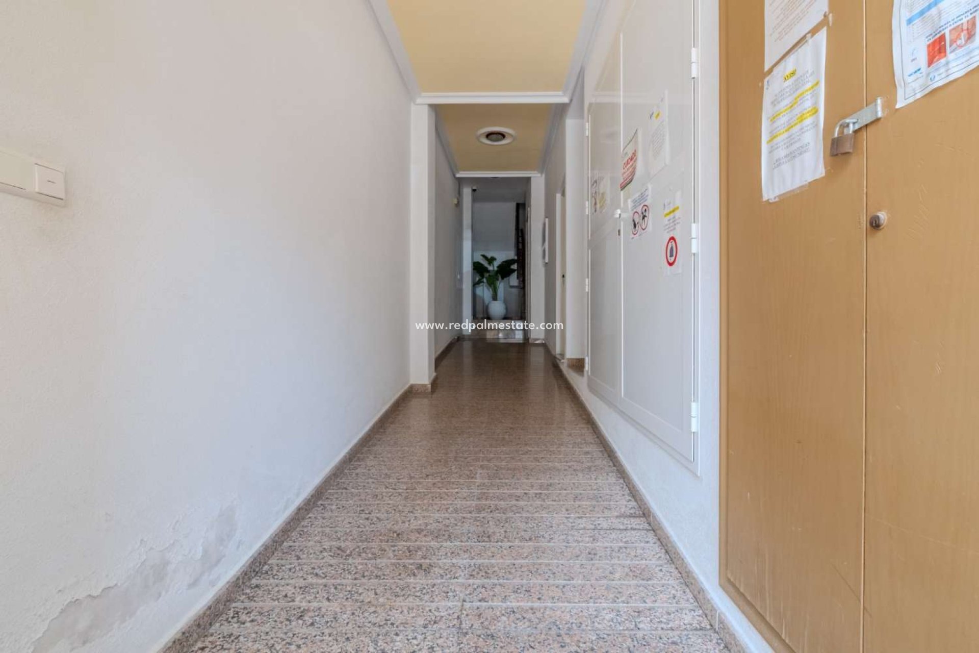 Resale - Apartment -
Torrevieja - Centro Torrevieja