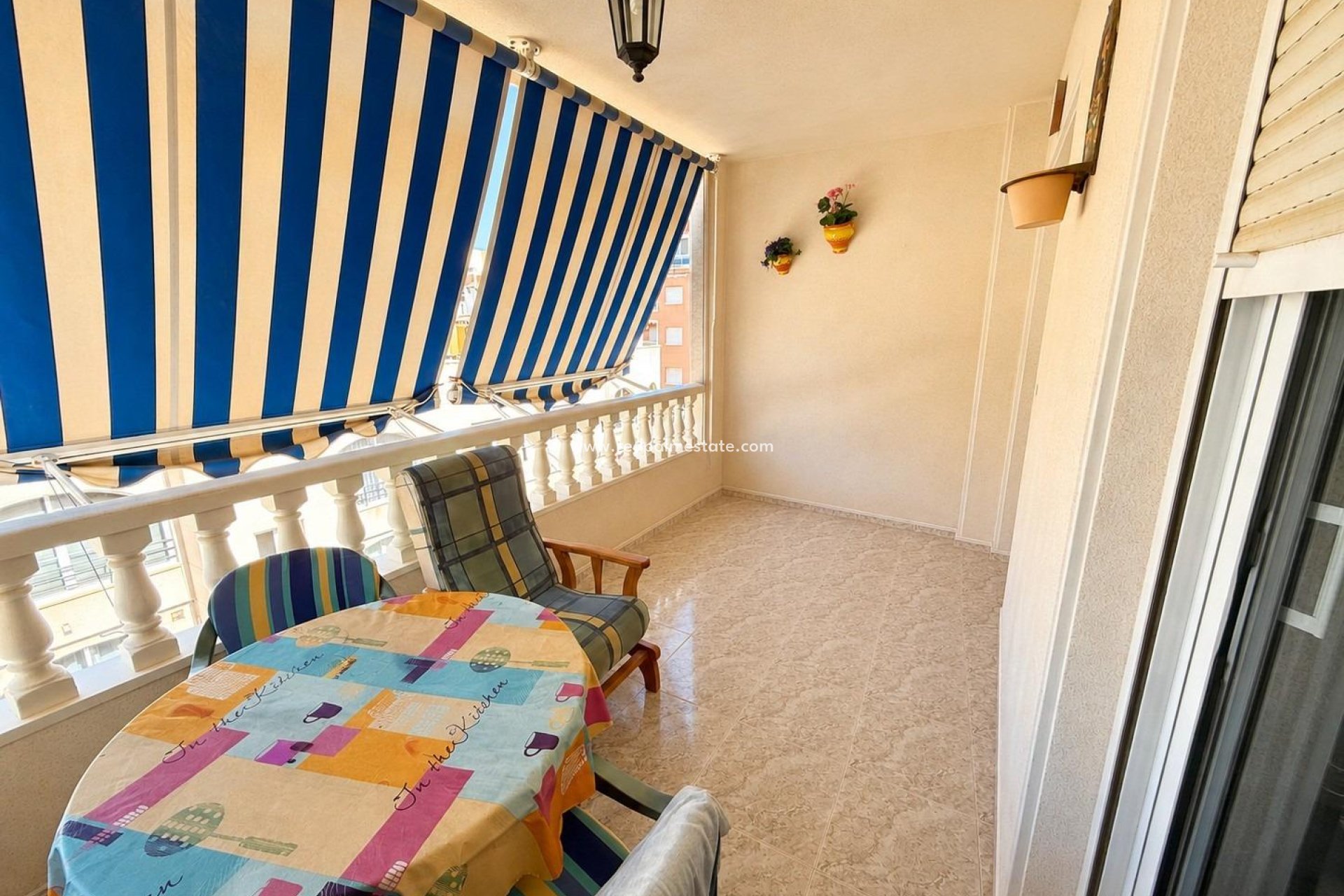 Resale - Apartment -
Torrevieja - Centro Torrevieja
