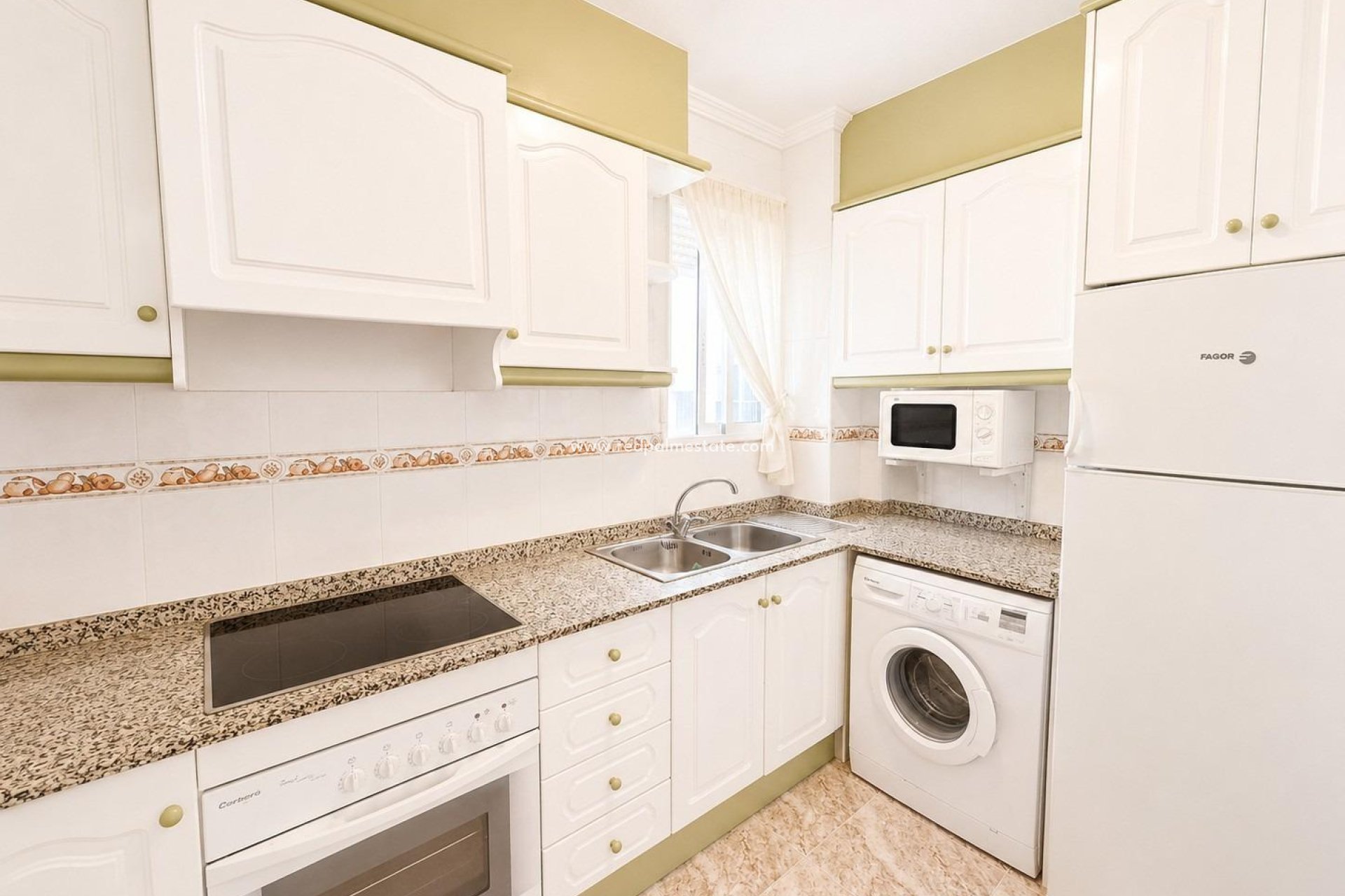 Resale - Apartment -
Torrevieja - Centro Torrevieja
