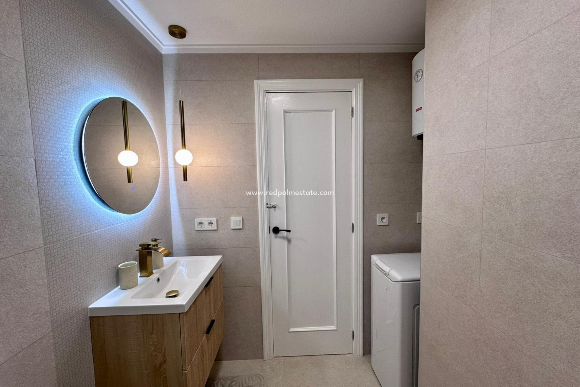 Resale - Apartment -
Torrevieja - Centro Torrevieja