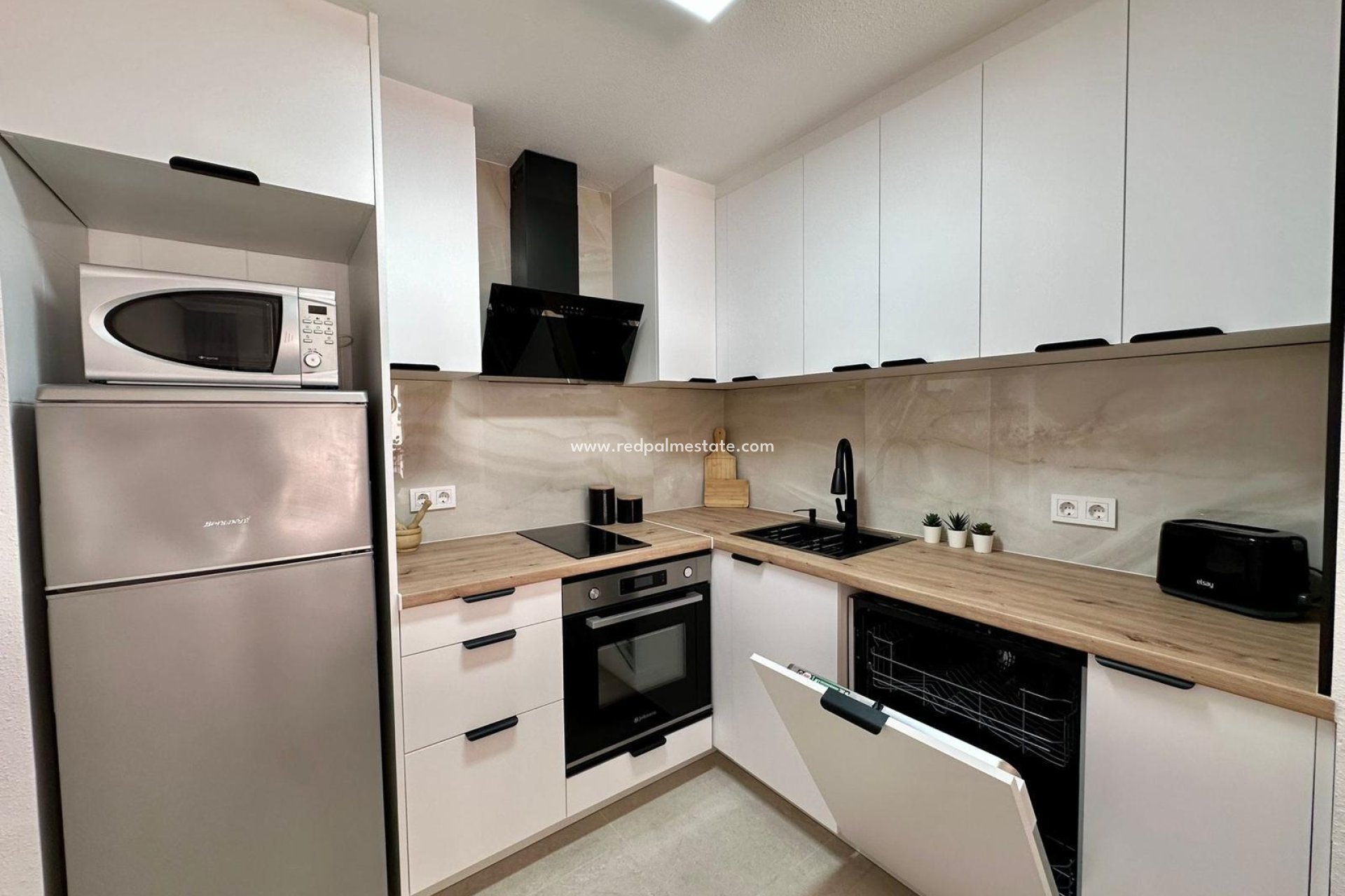Resale - Apartment -
Torrevieja - Centro Torrevieja