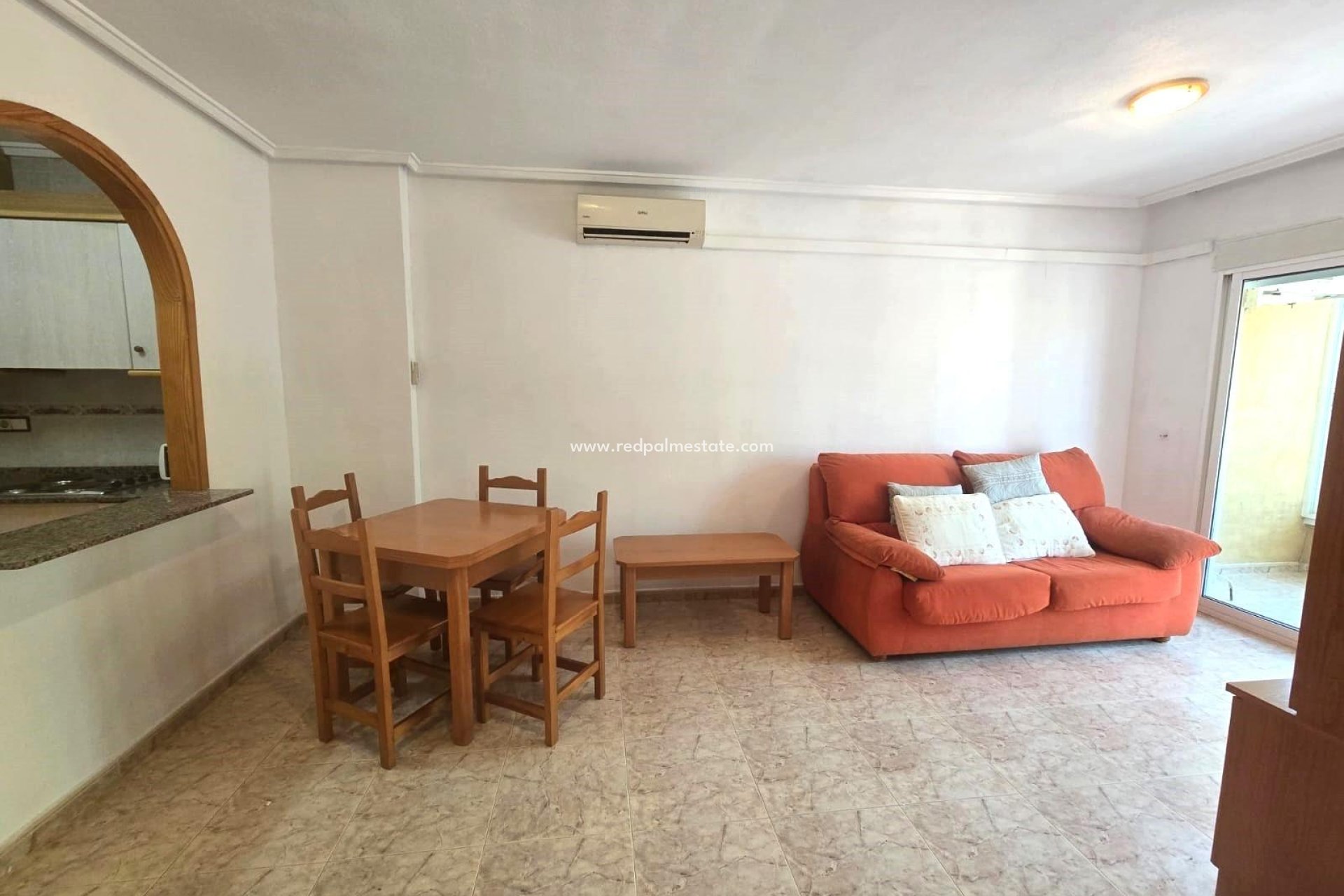 Resale - Apartment -
Torrevieja - Centro Torrevieja