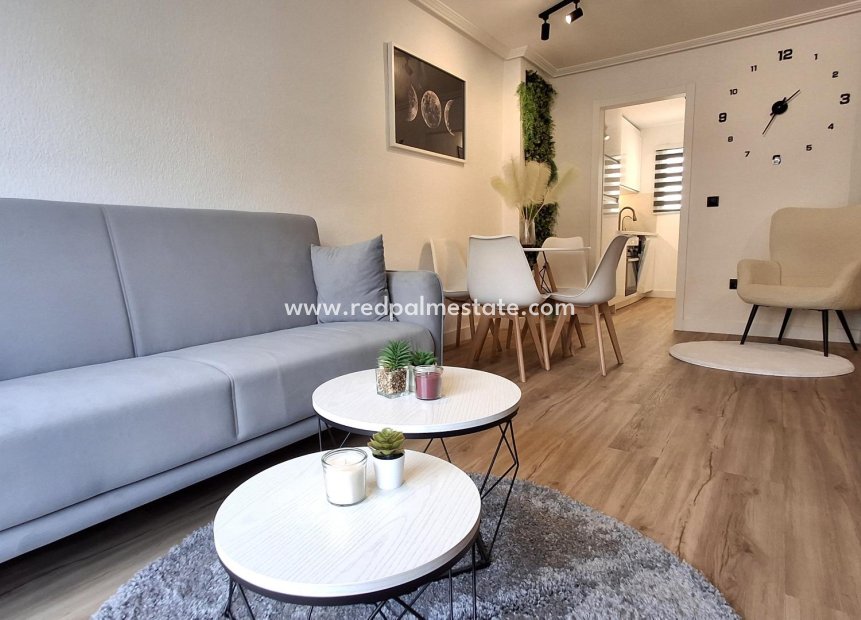 Resale - Apartment -
Torrevieja - Centro Torrevieja