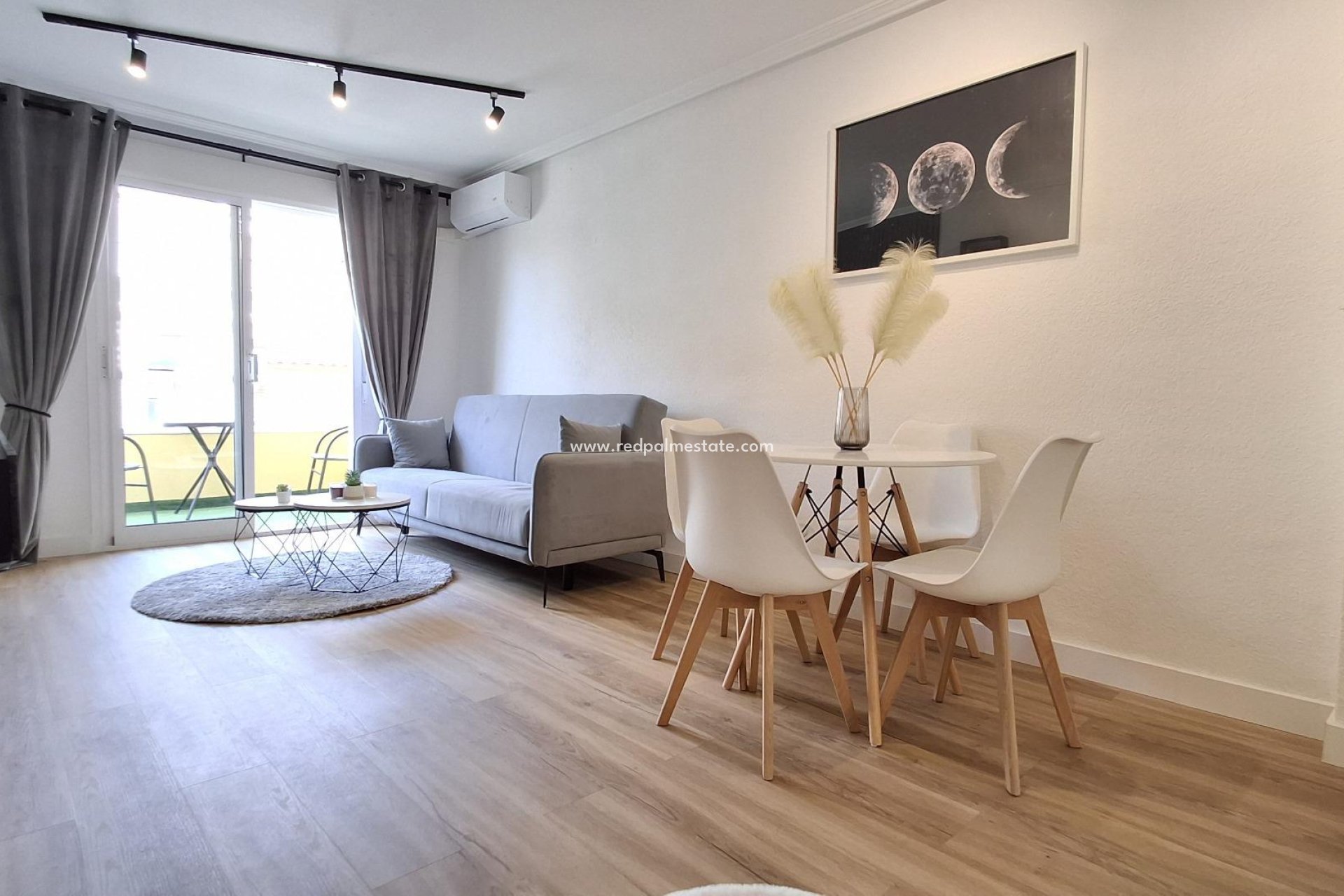 Resale - Apartment -
Torrevieja - Centro Torrevieja