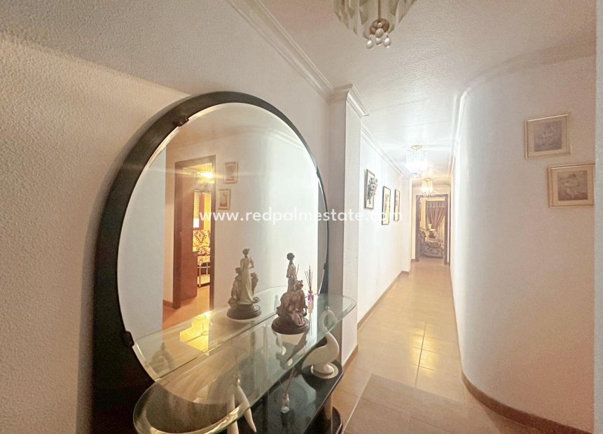 Resale - Apartment -
Torrevieja - Centro Torrevieja