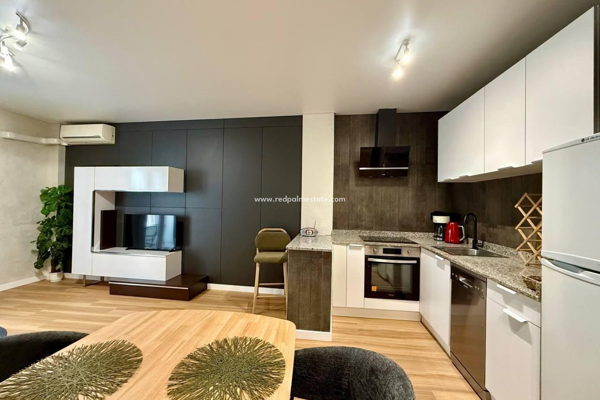 Resale - Apartment -
Torrevieja - Centro Torrevieja