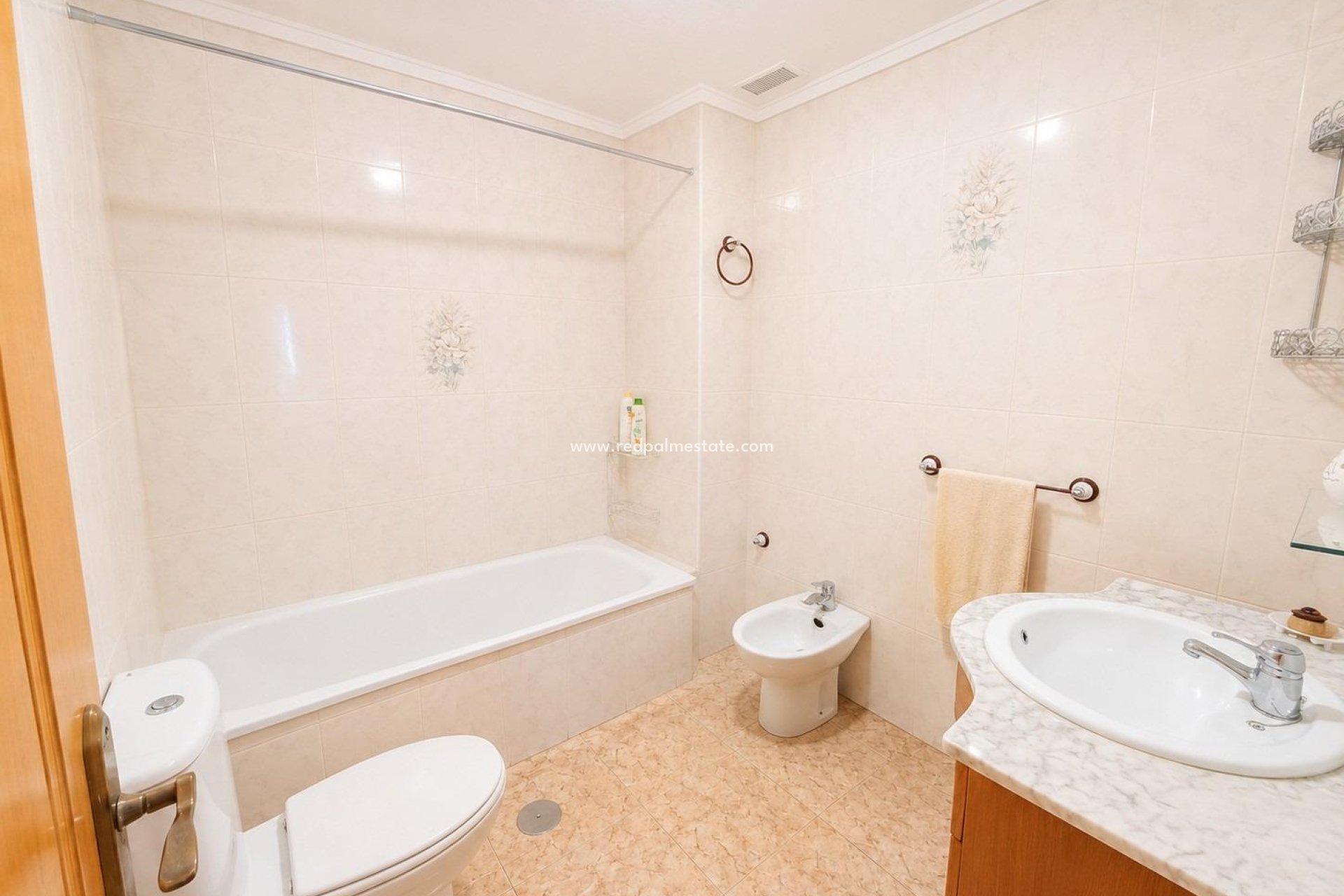 Resale - Apartment -
Torrevieja - Centro Torrevieja