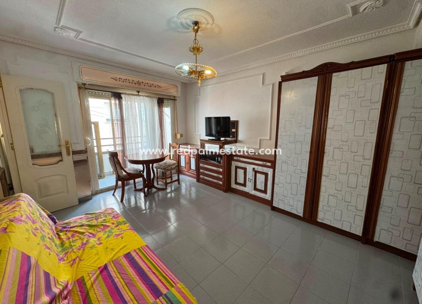 Resale - Apartment -
Torrevieja - Centro Torrevieja