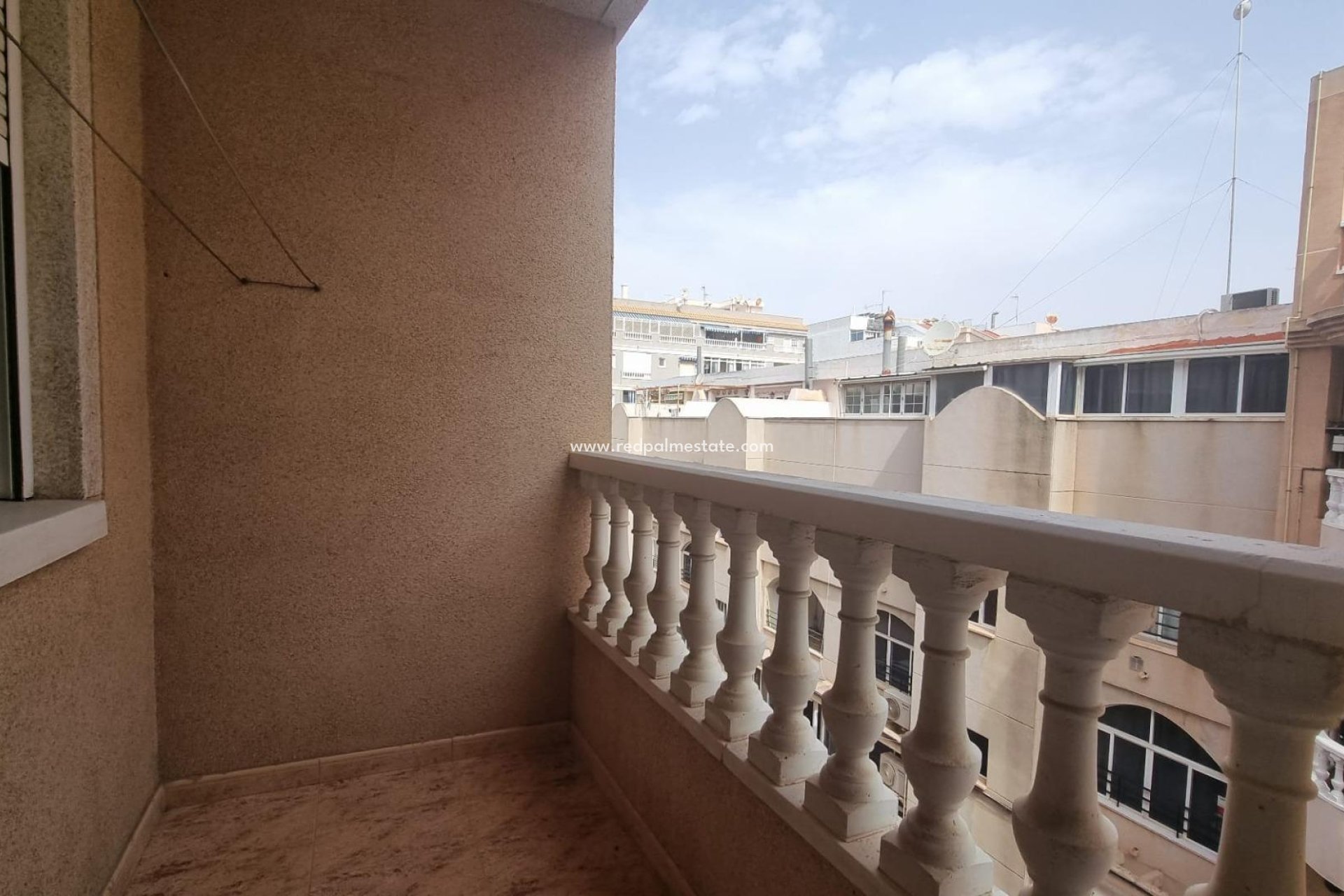 Resale - Apartment -
Torrevieja - Centro Torrevieja