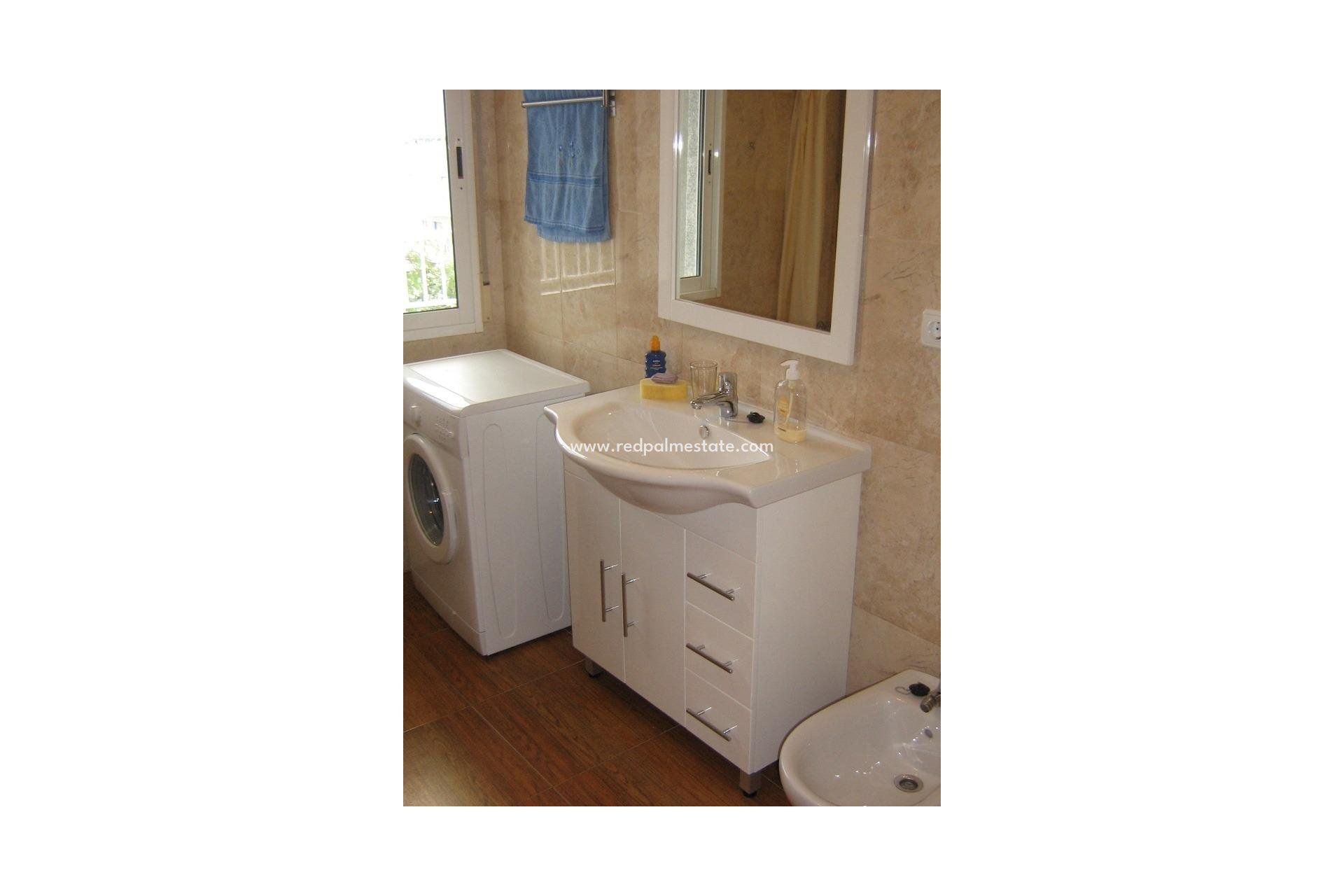 Resale - Apartment -
Torrevieja - Centro Torrevieja