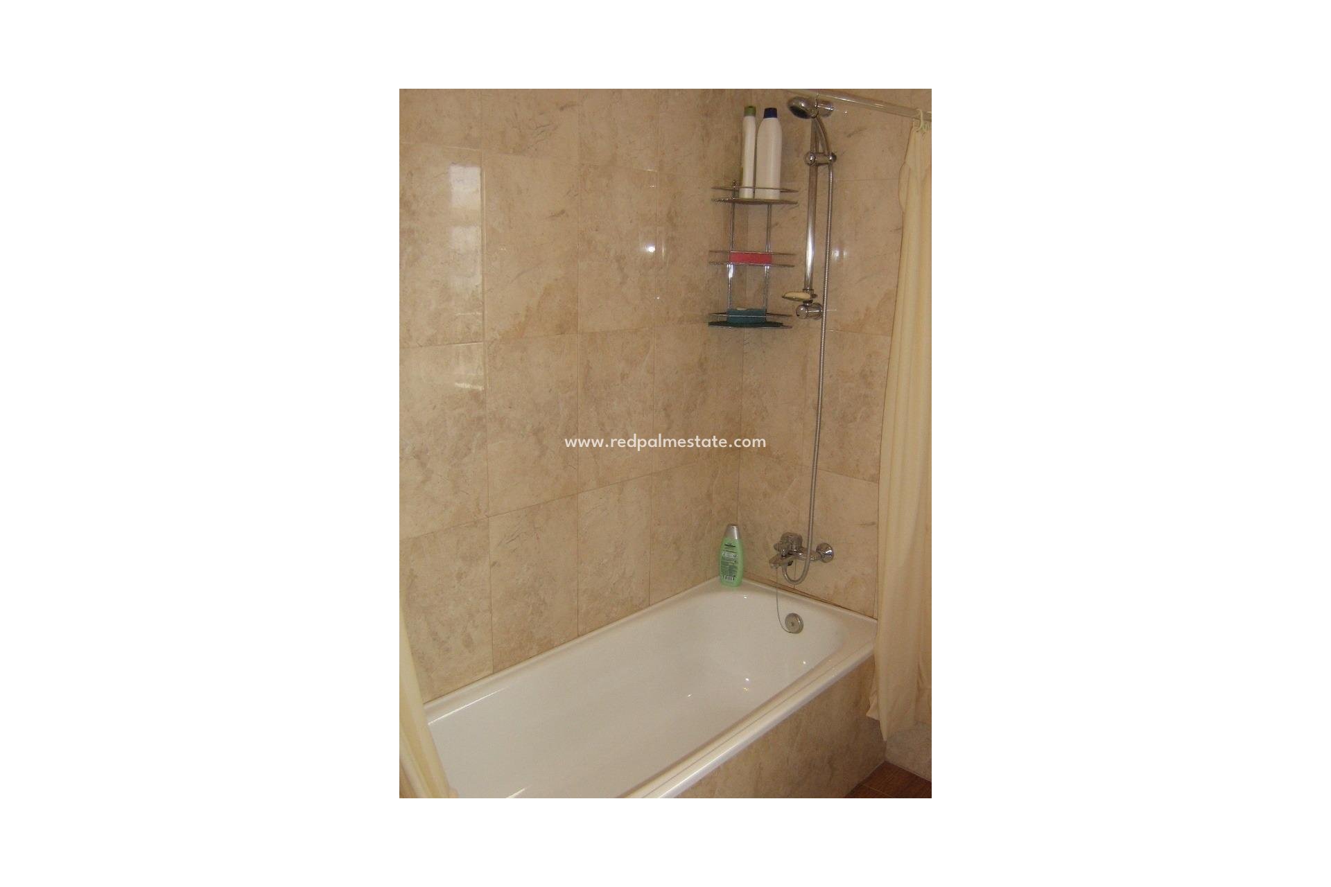 Resale - Apartment -
Torrevieja - Centro Torrevieja