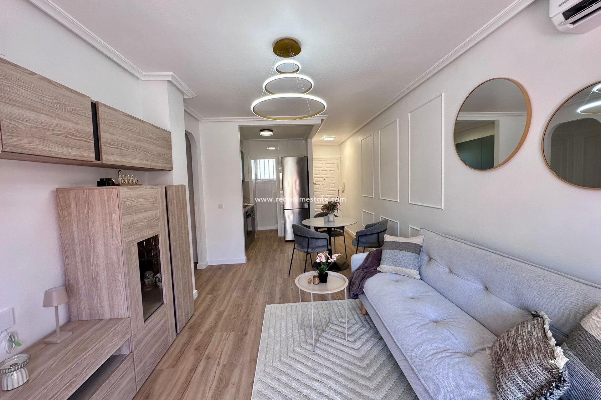Resale - Apartment -
Torrevieja - Centro Torrevieja