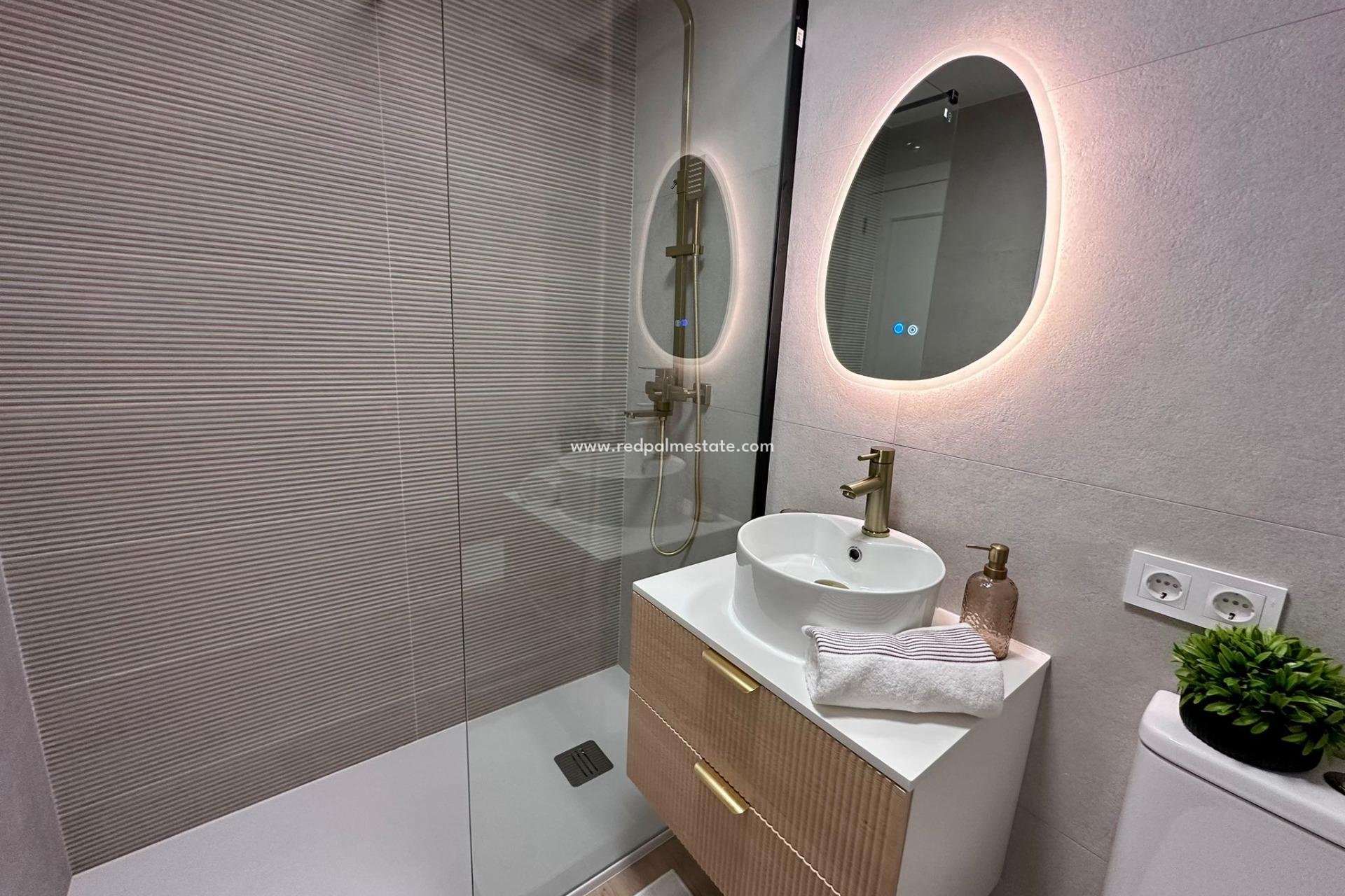 Resale - Apartment -
Torrevieja - Centro Torrevieja