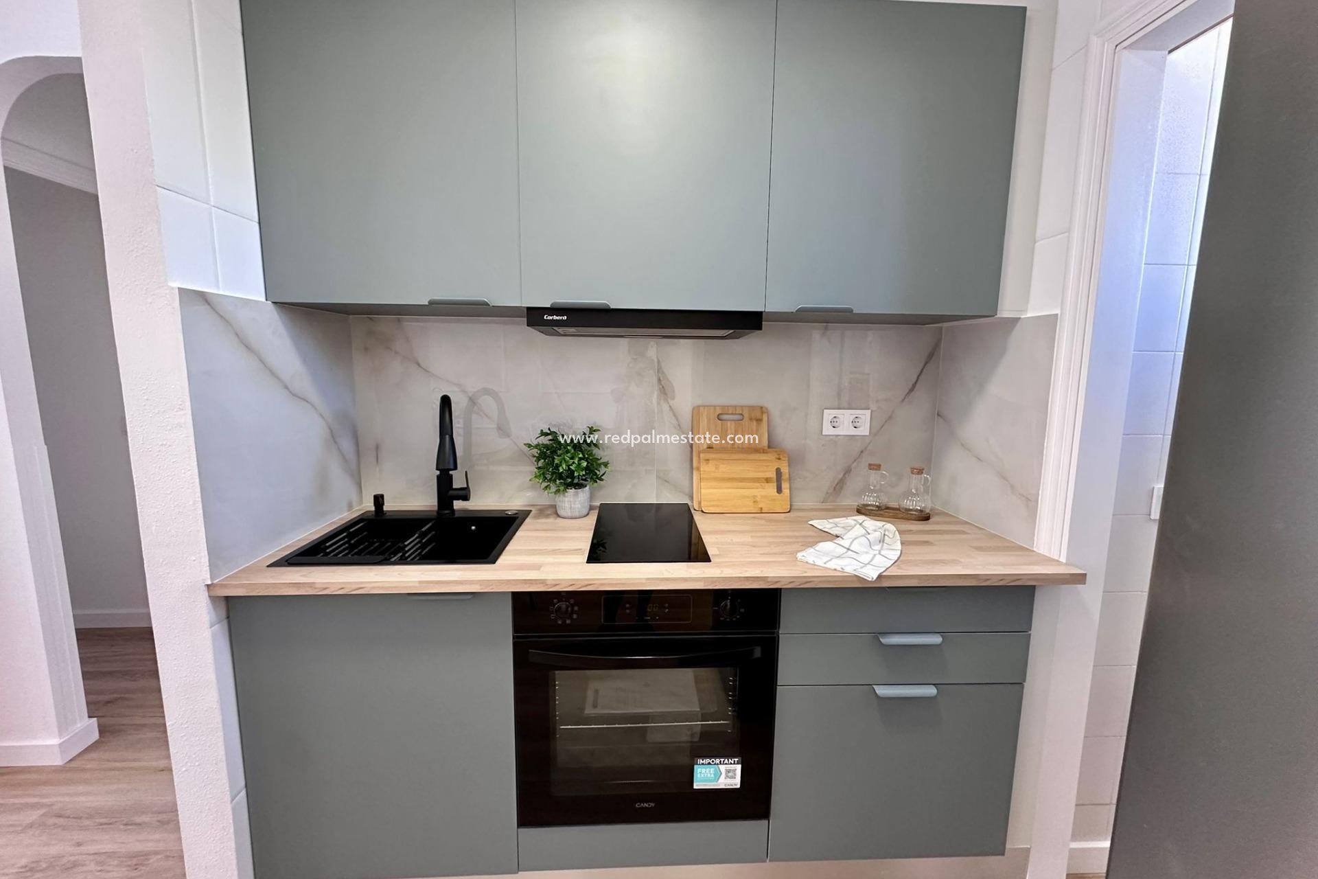 Resale - Apartment -
Torrevieja - Centro Torrevieja