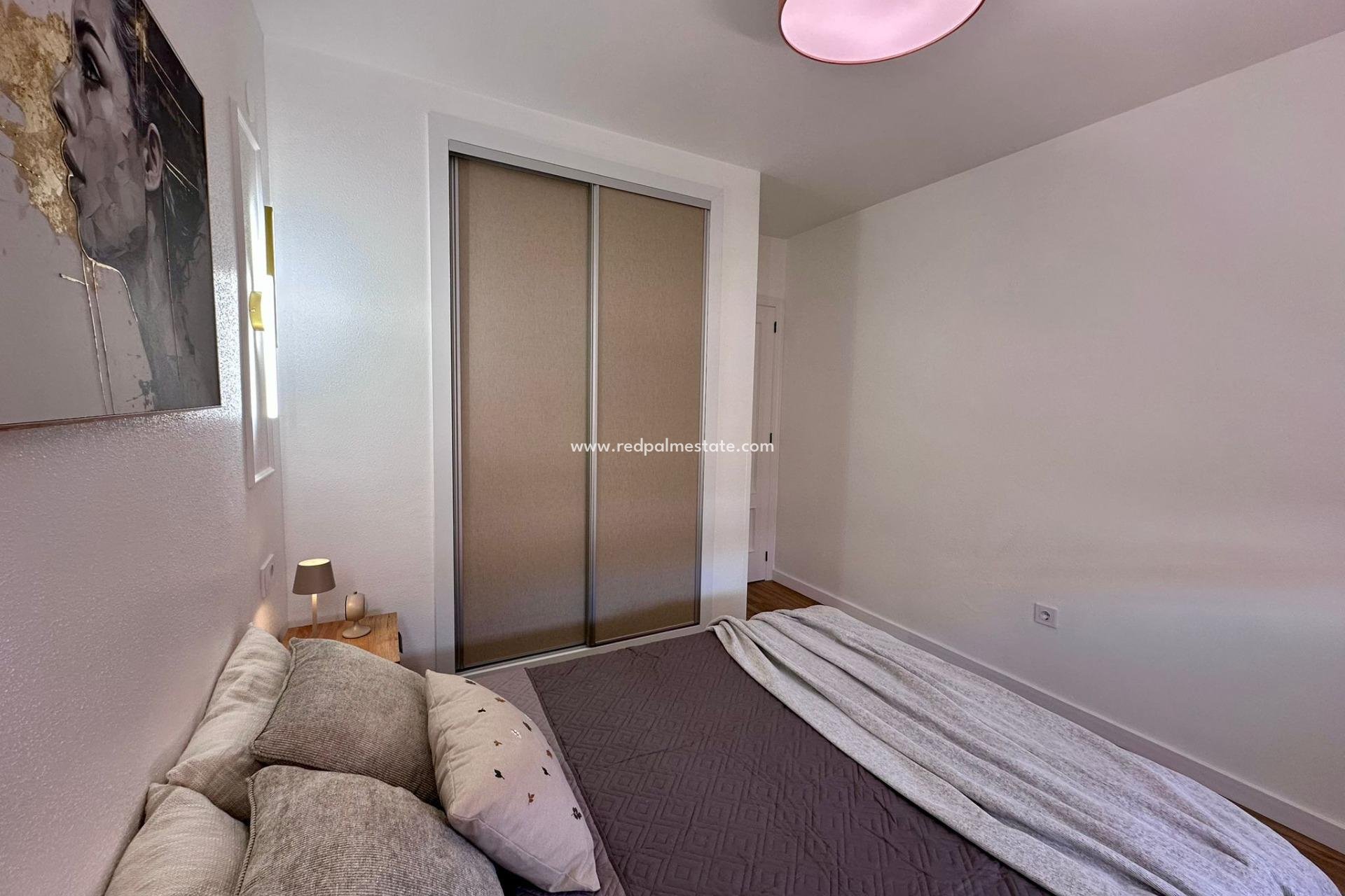 Resale - Apartment -
Torrevieja - Centro Torrevieja