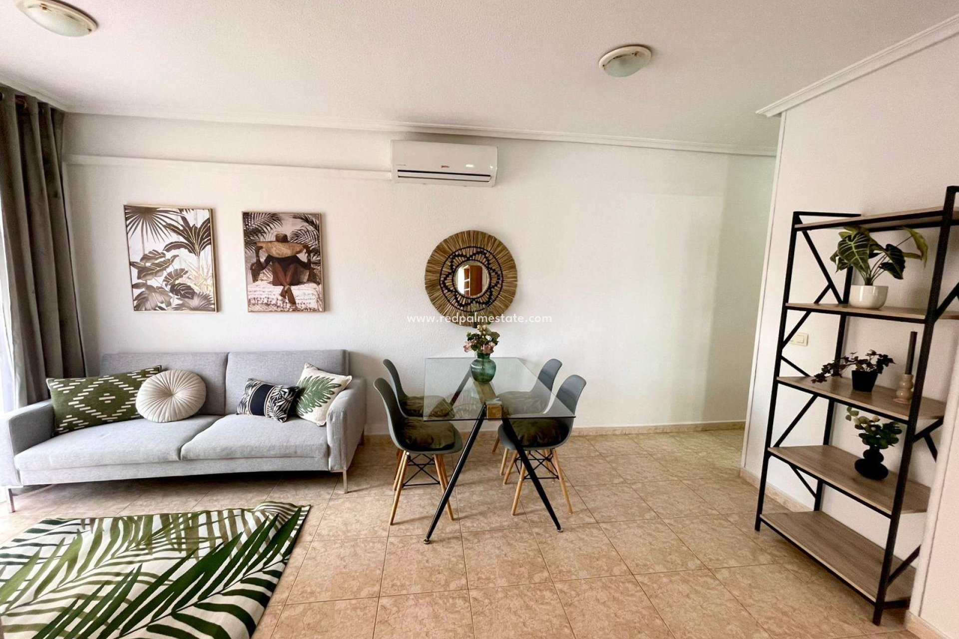 Resale - Apartment -
Torrevieja - Centro Torrevieja
