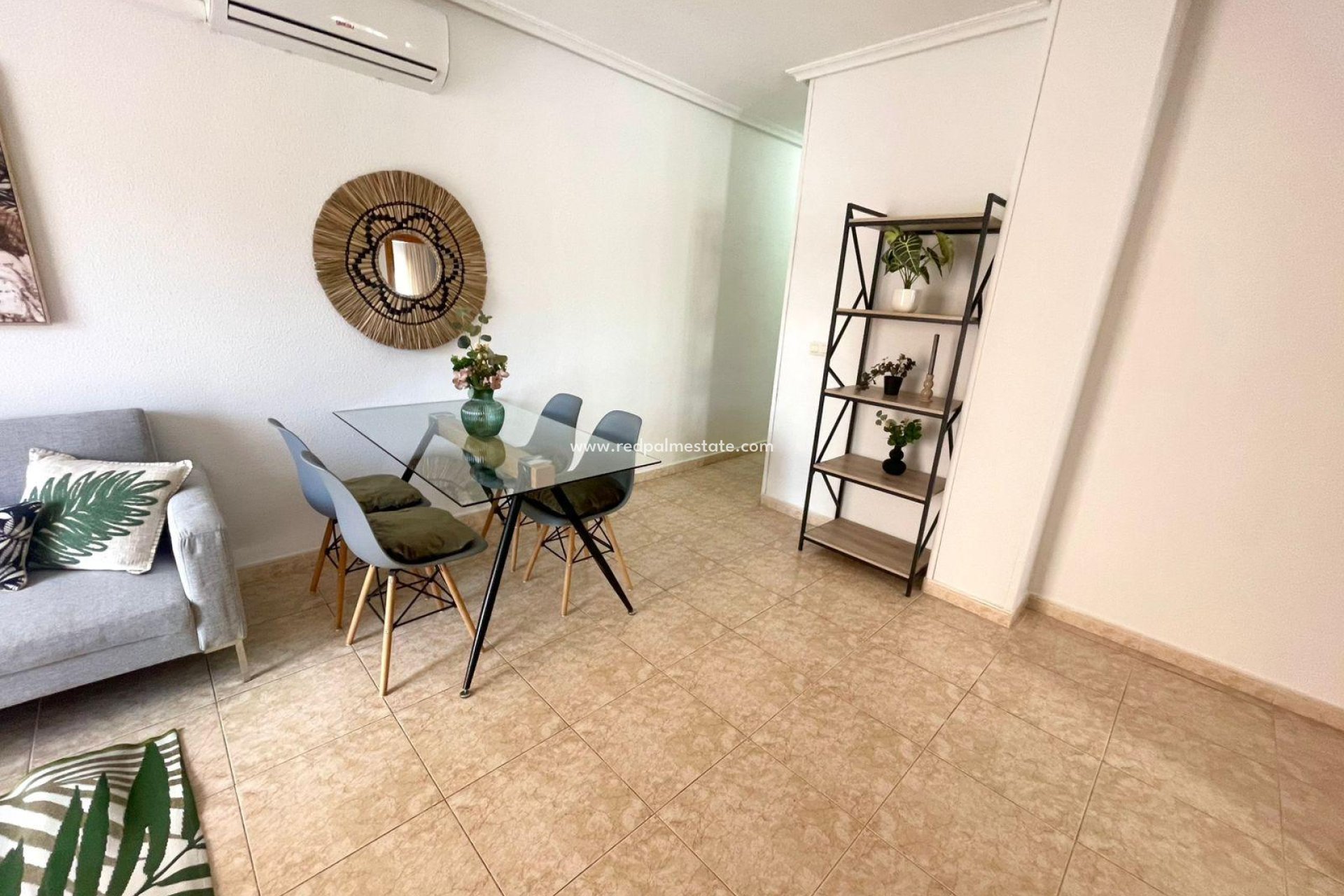 Resale - Apartment -
Torrevieja - Centro Torrevieja