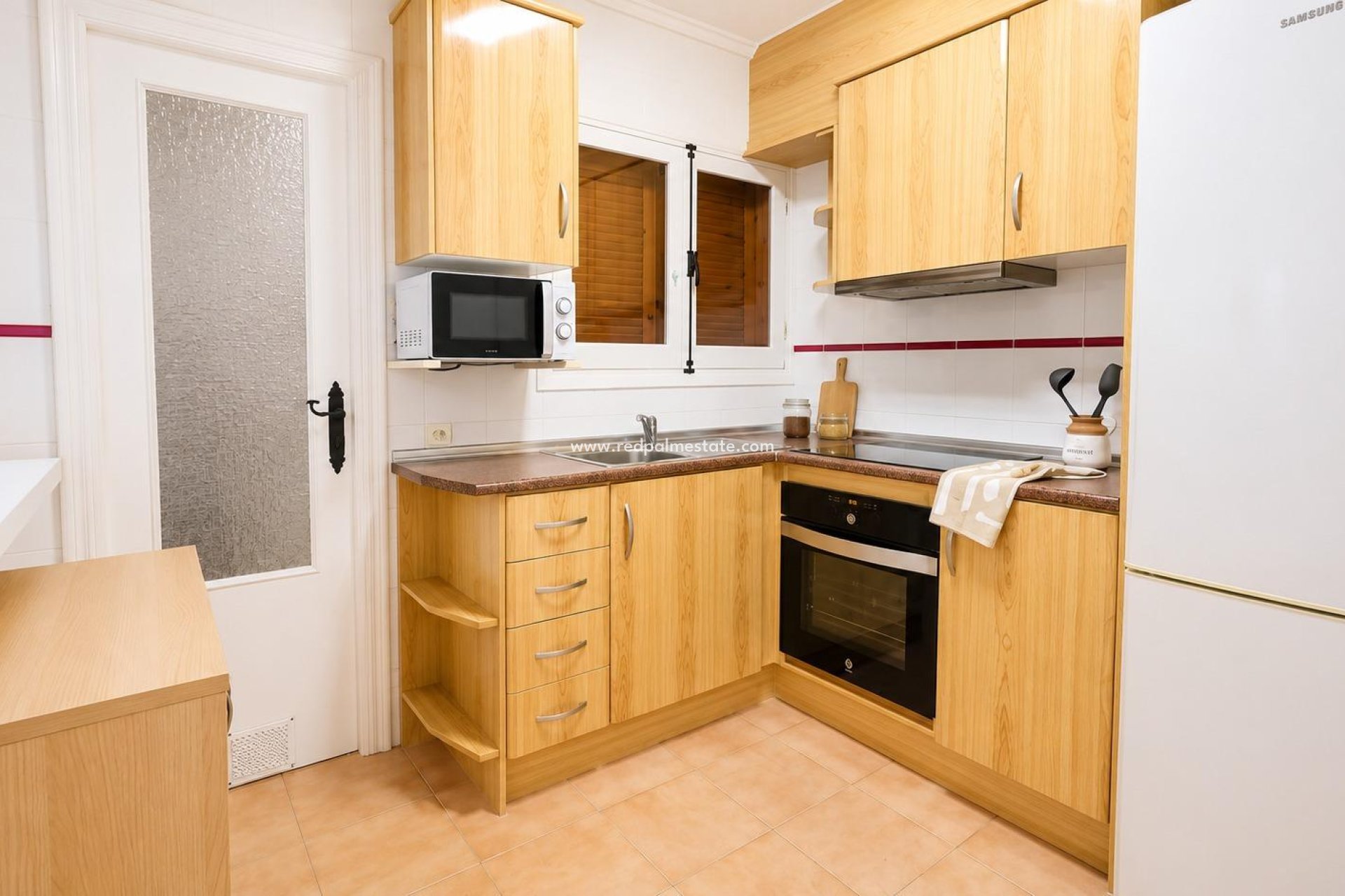 Resale - Apartment -
Torrevieja - Centro Torrevieja