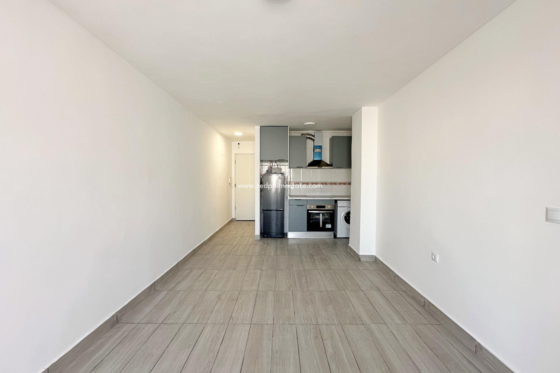 Resale - Apartment -
Torrevieja - Centro Torrevieja