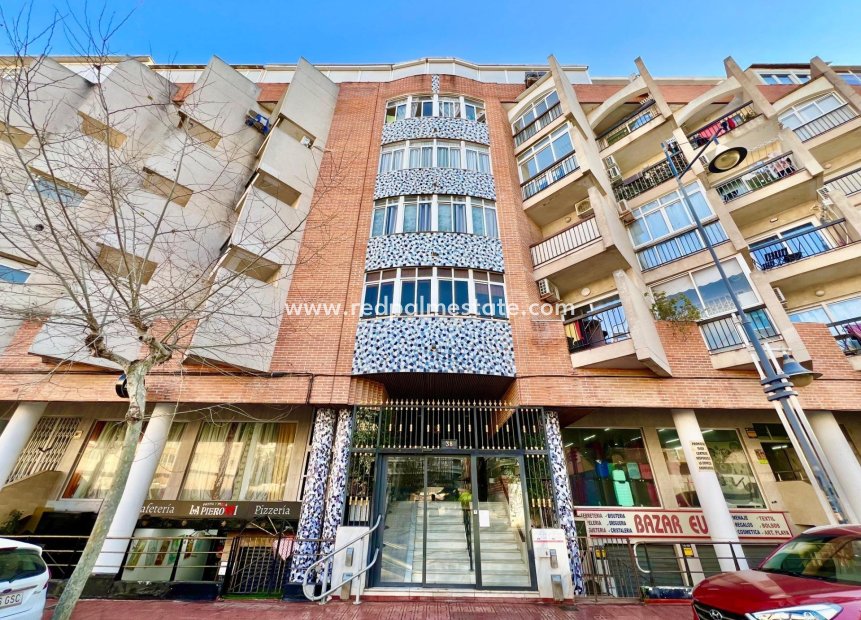 Resale - Apartment -
Torrevieja - Centro Torrevieja