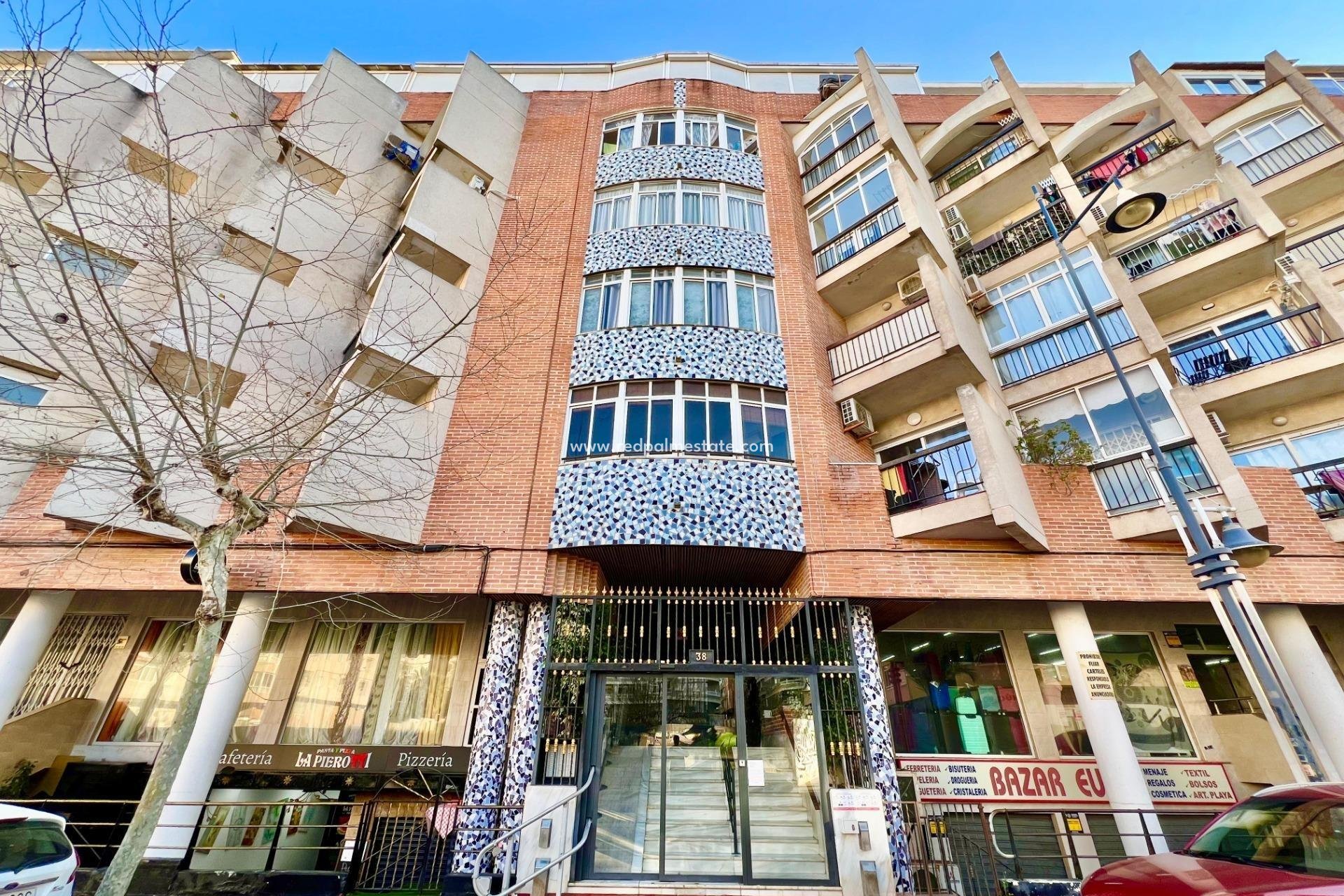 Resale - Apartment -
Torrevieja - Centro Torrevieja