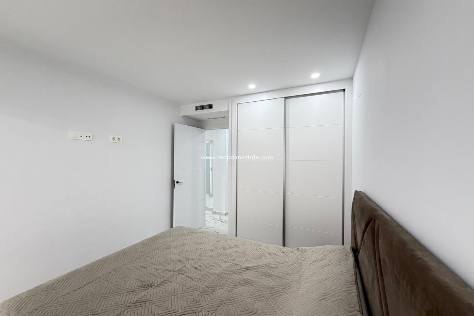 Resale - Apartment -
Torrevieja - Centro Torrevieja