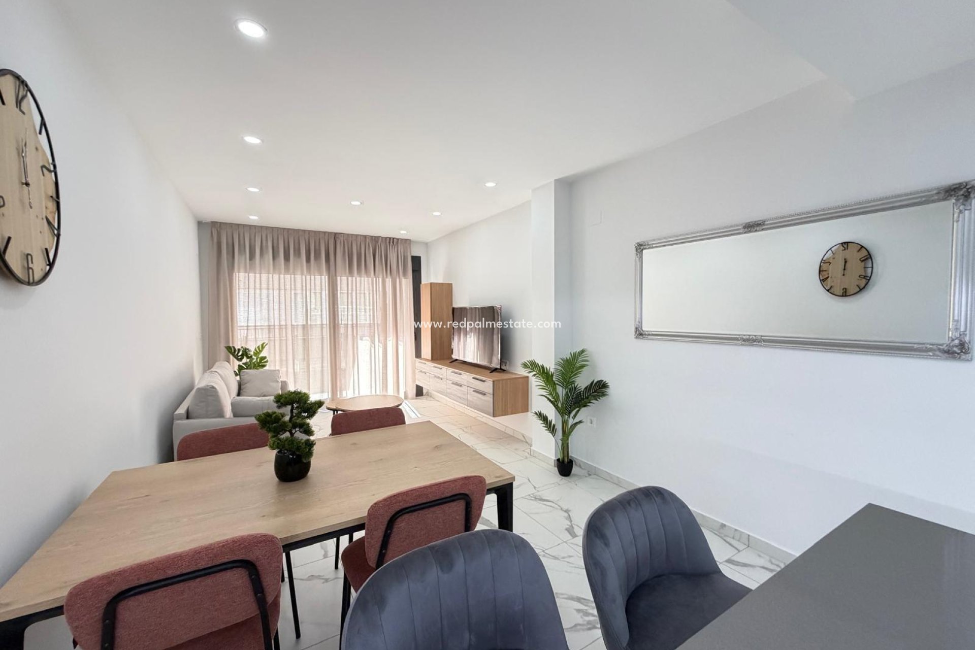 Resale - Apartment -
Torrevieja - Centro Torrevieja