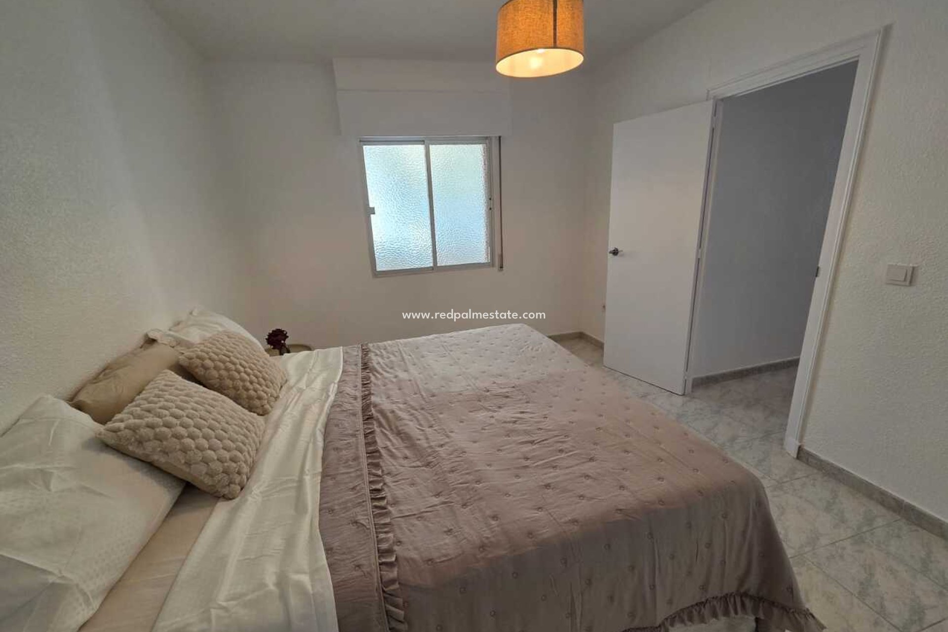 Resale - Apartment -
Torrevieja - Centro Torrevieja