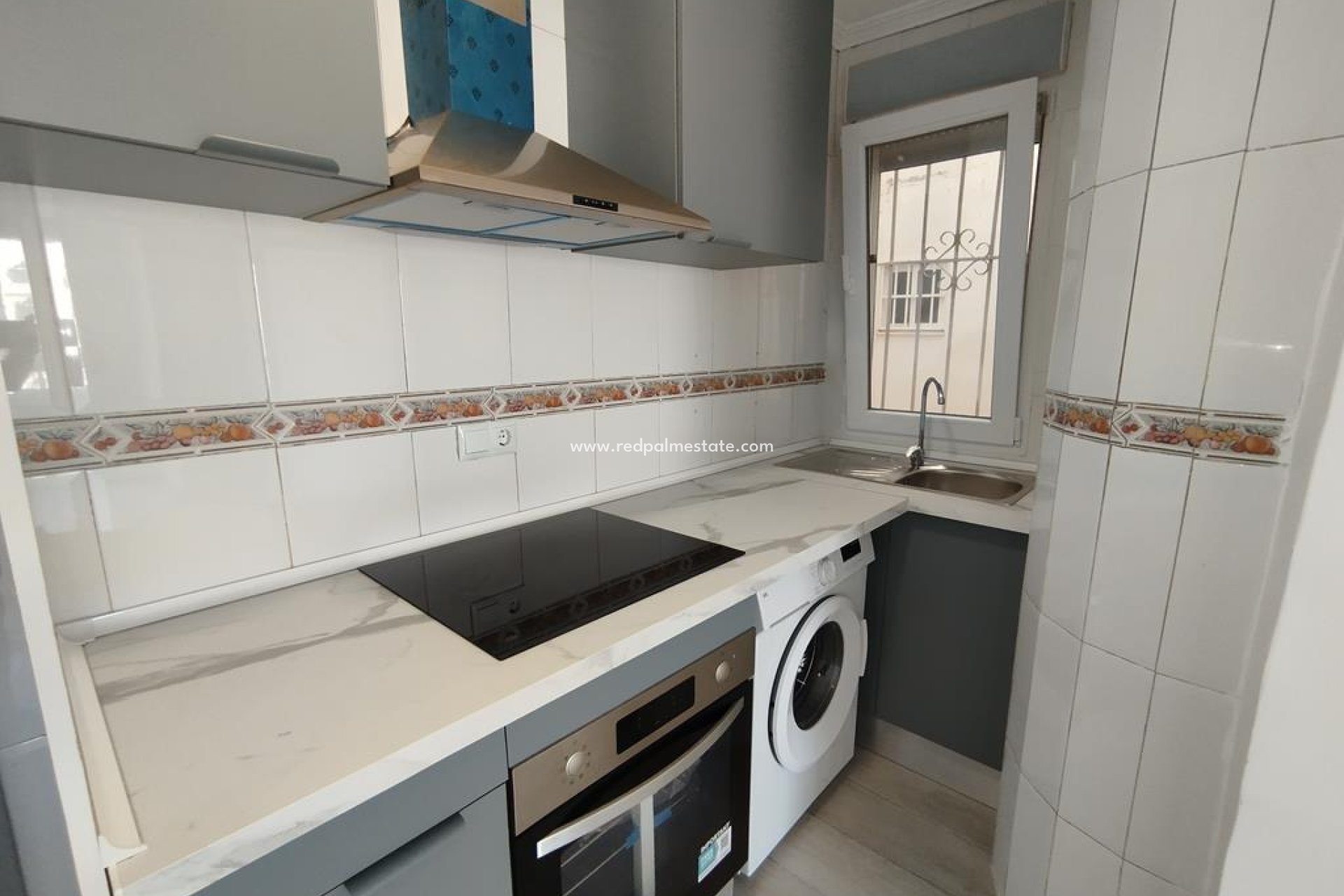 Resale - Apartment -
Torrevieja - Centro Torrevieja