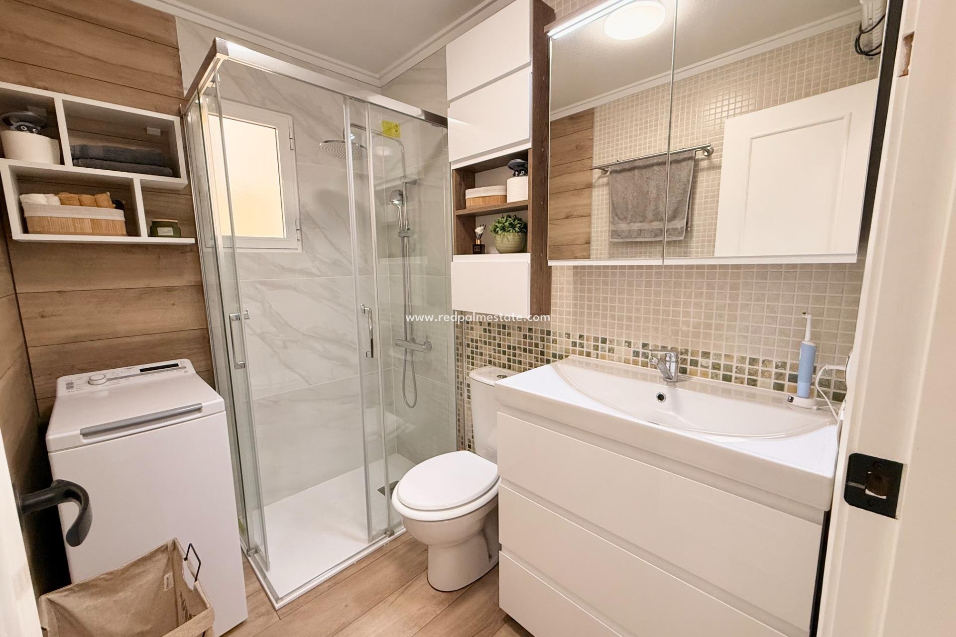Resale - Apartment -
Torrevieja - Centro Torrevieja
