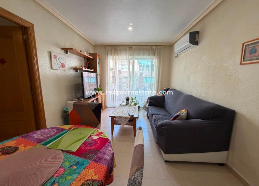 Resale - Apartment -
Torrevieja - Centro Torrevieja