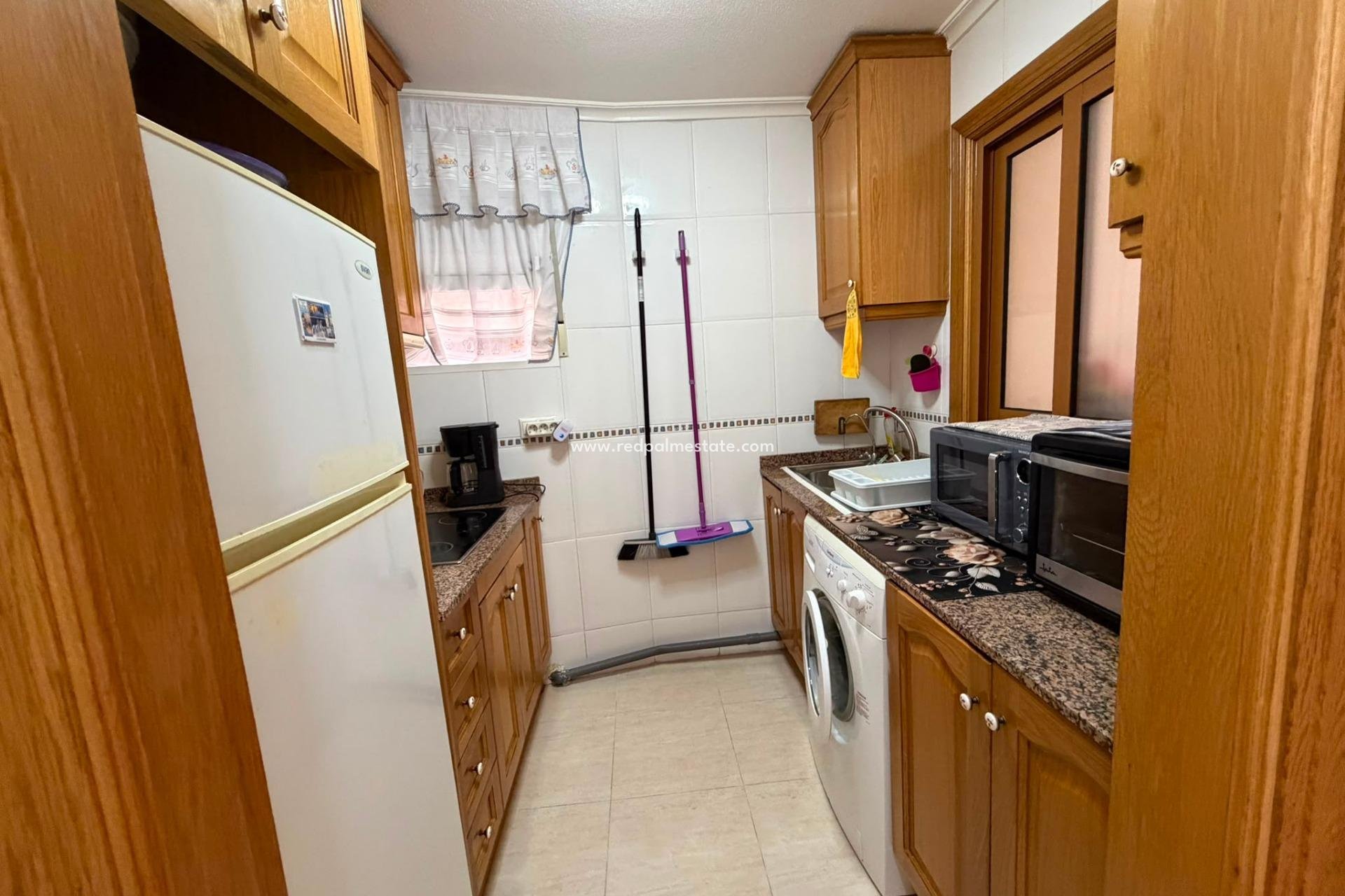 Resale - Apartment -
Torrevieja - Centro Torrevieja