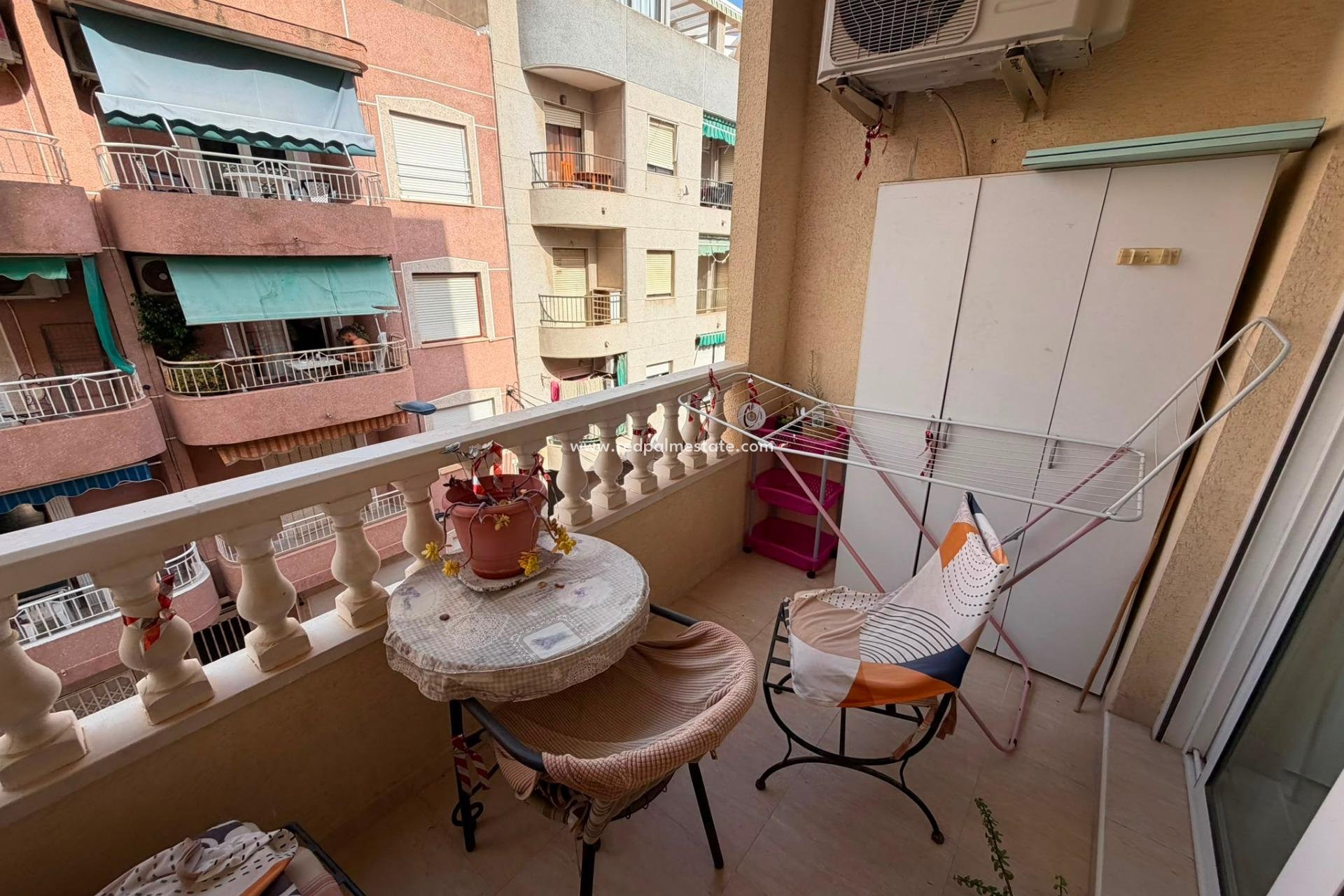 Resale - Apartment -
Torrevieja - Centro Torrevieja