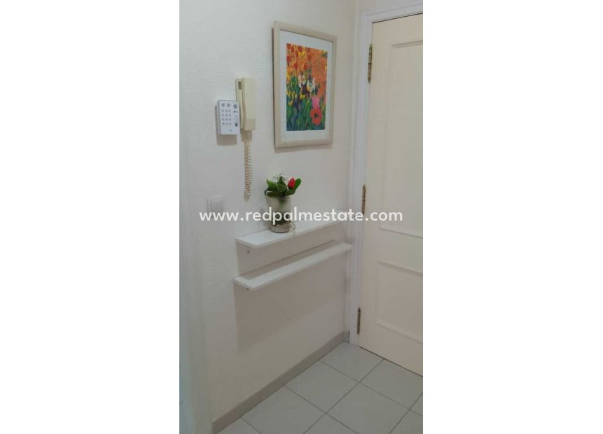 Resale - Apartment -
Torrevieja - Centro Torrevieja