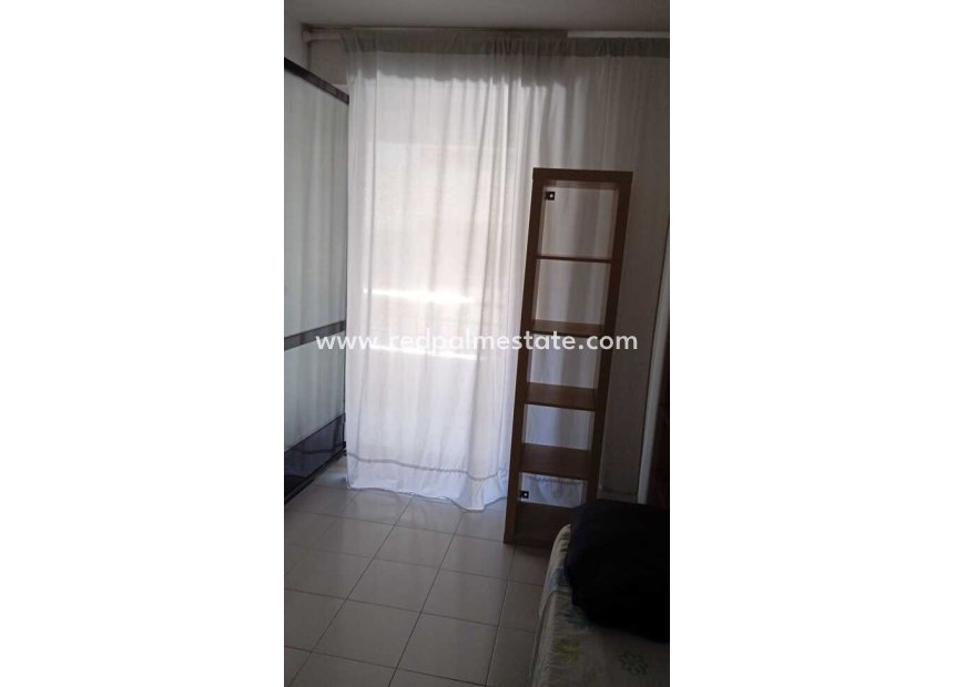 Resale - Apartment -
Torrevieja - Centro Torrevieja
