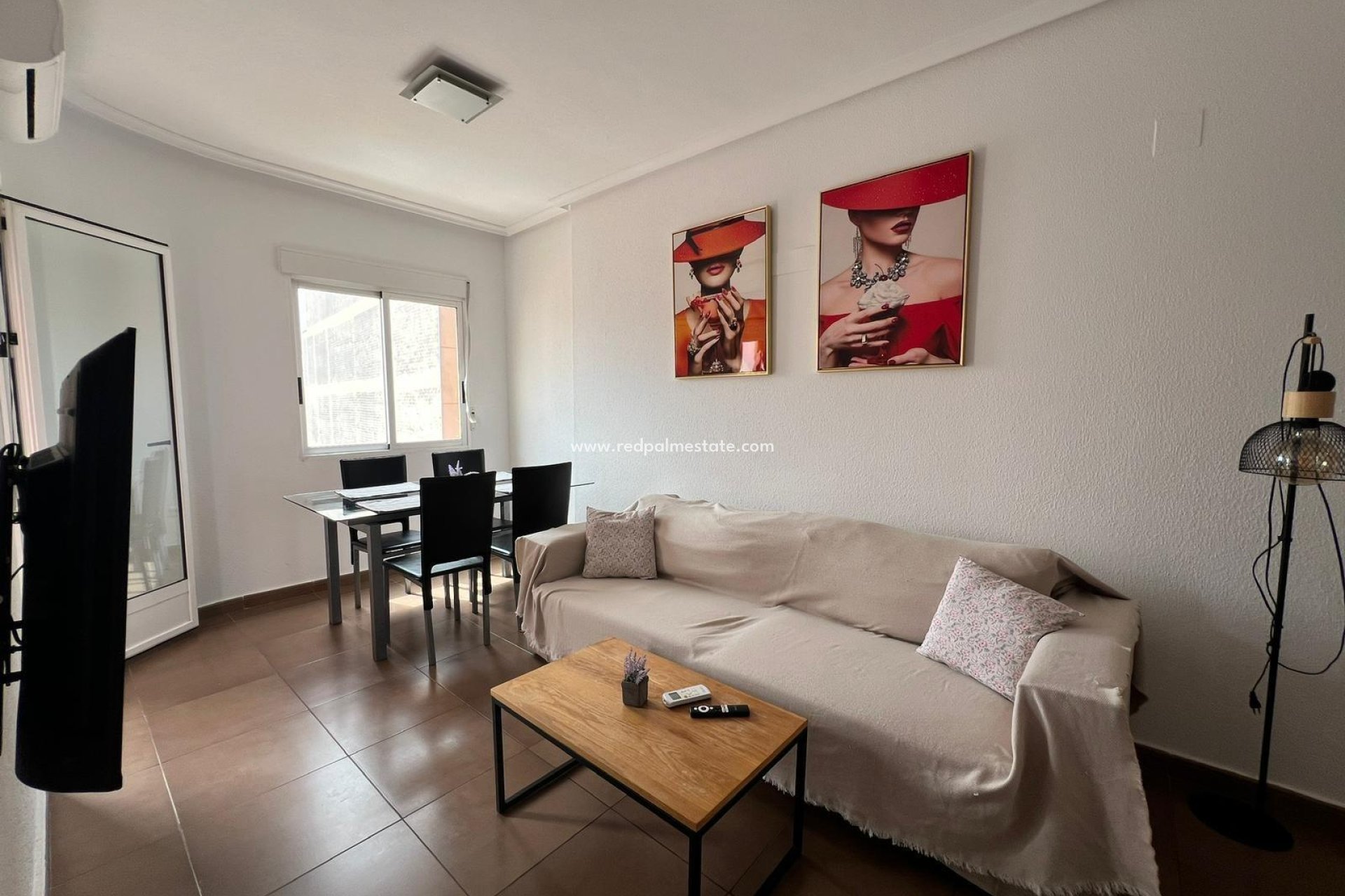 Resale - Apartment -
Torrevieja - Centro Torrevieja