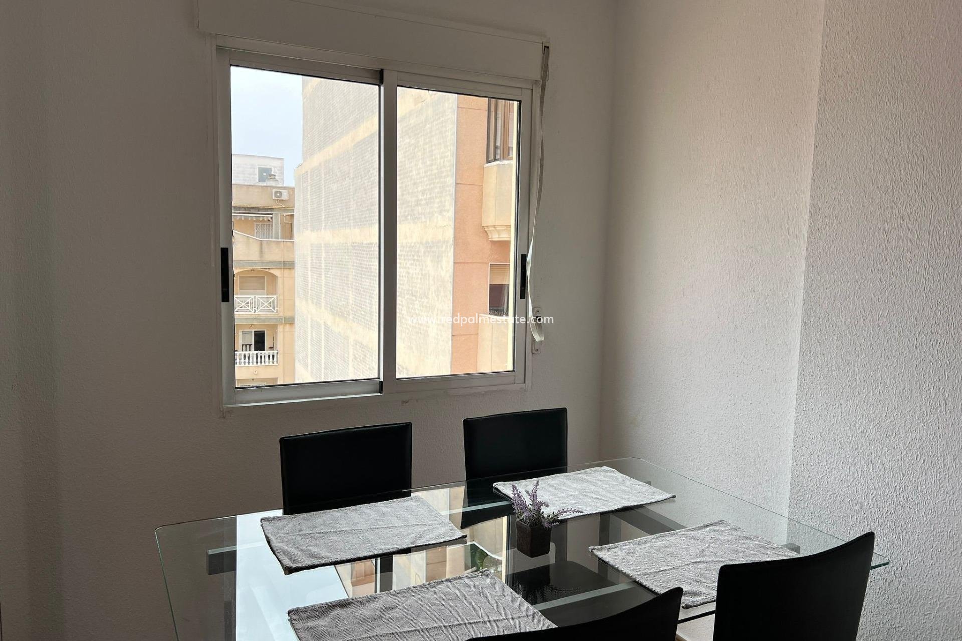 Resale - Apartment -
Torrevieja - Centro Torrevieja
