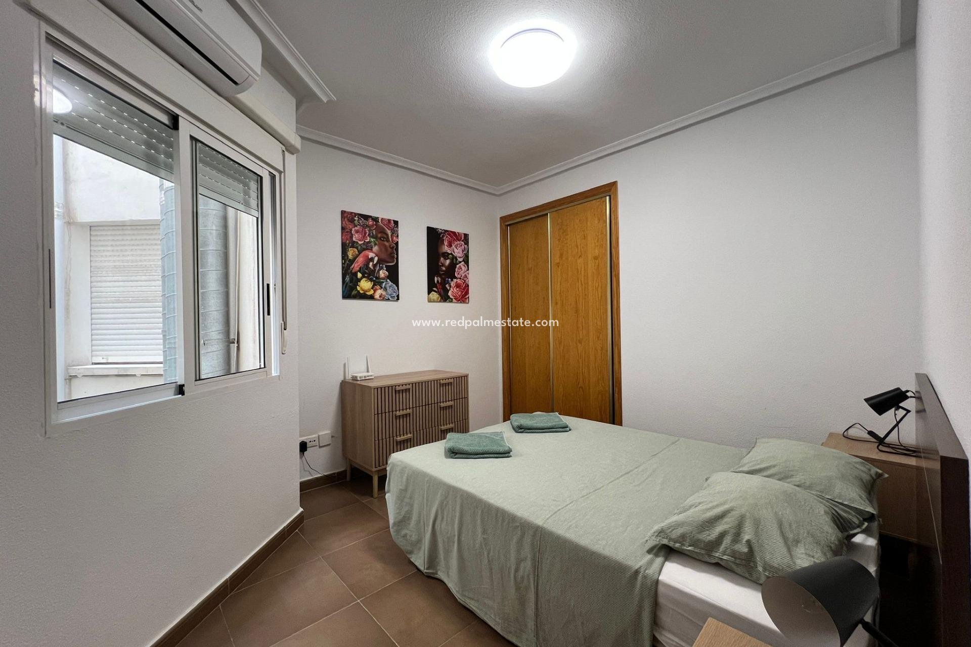 Resale - Apartment -
Torrevieja - Centro Torrevieja