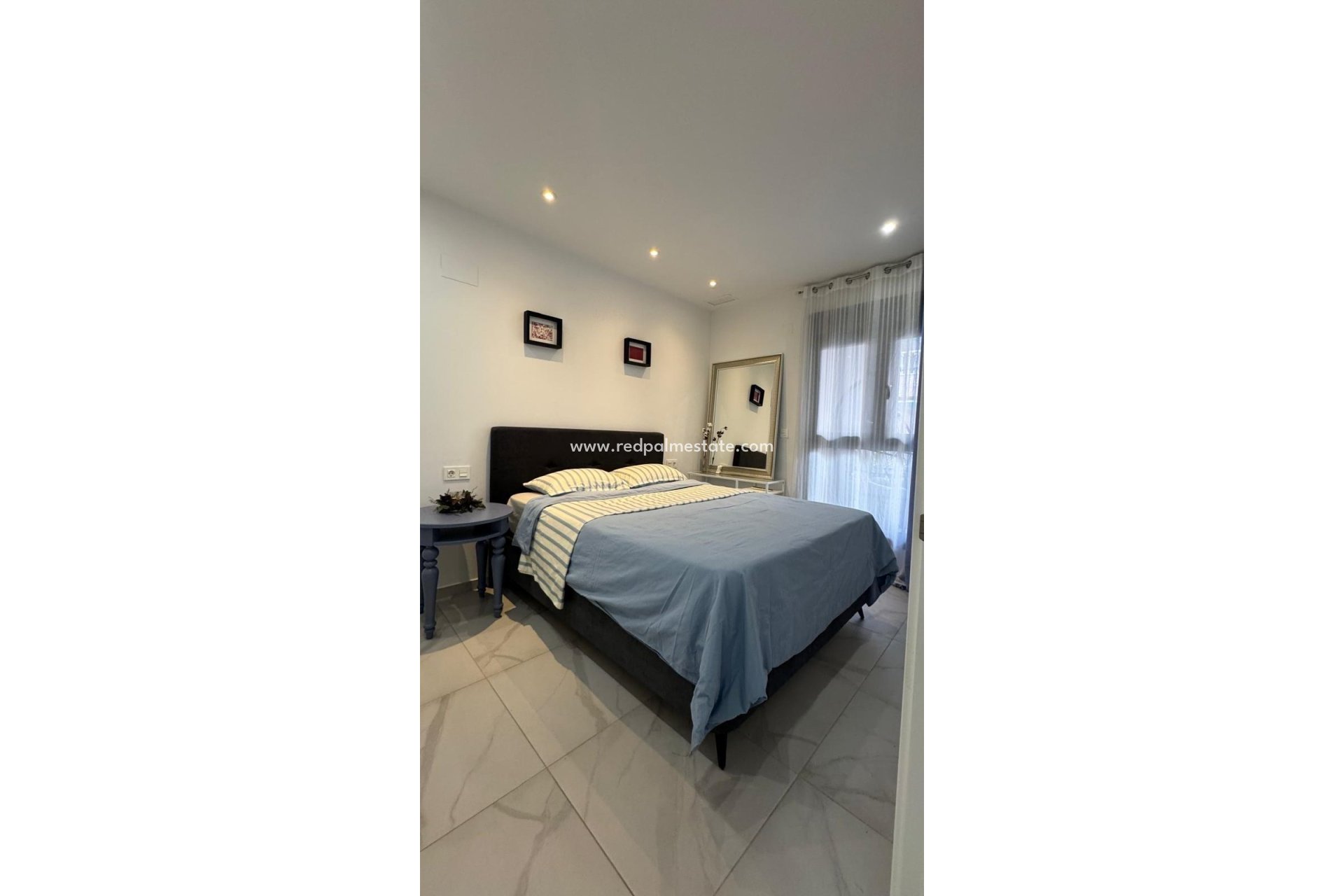Resale - Apartment -
Torrevieja - Centro Torrevieja