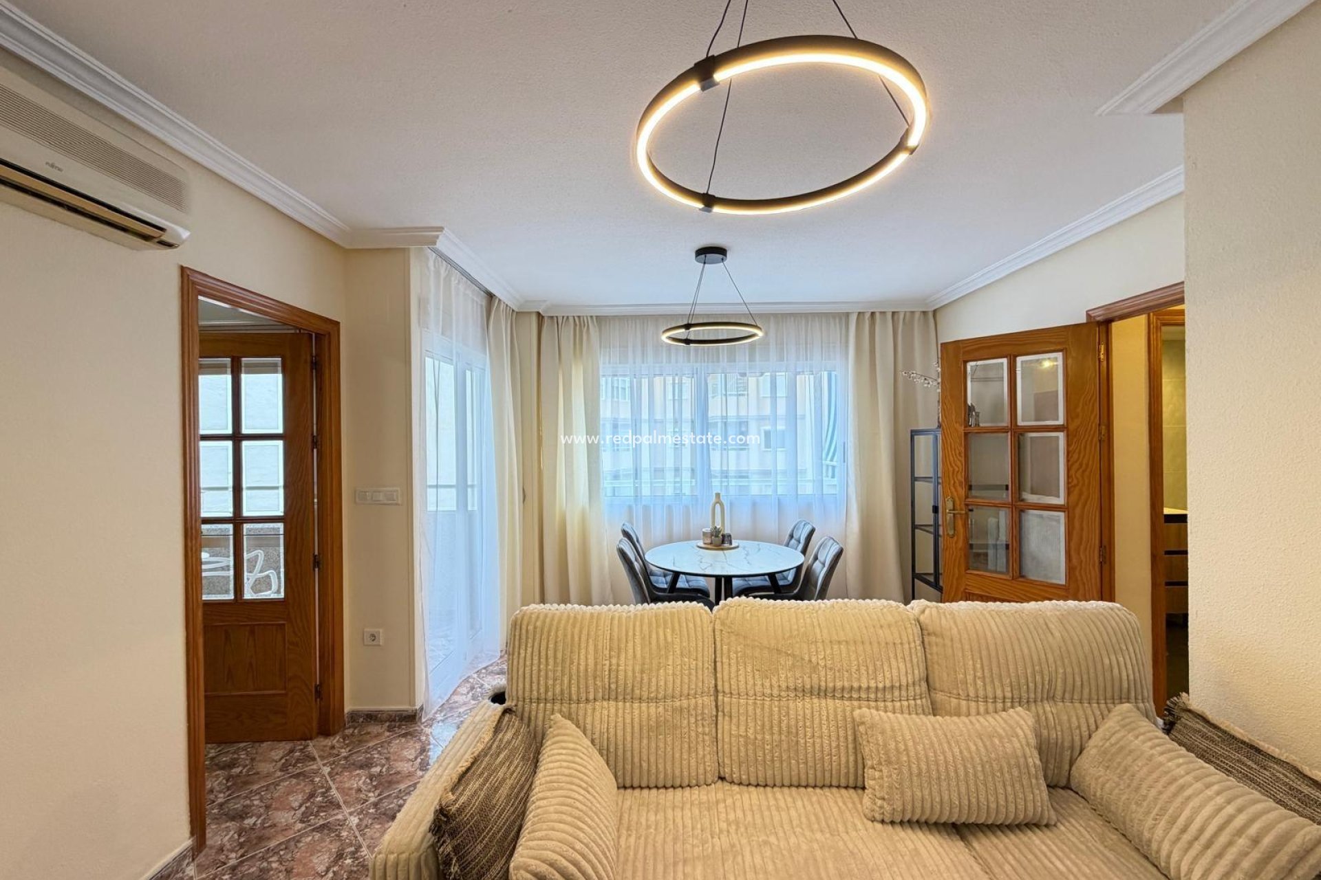Resale - Apartment -
Torrevieja - Centro Torrevieja