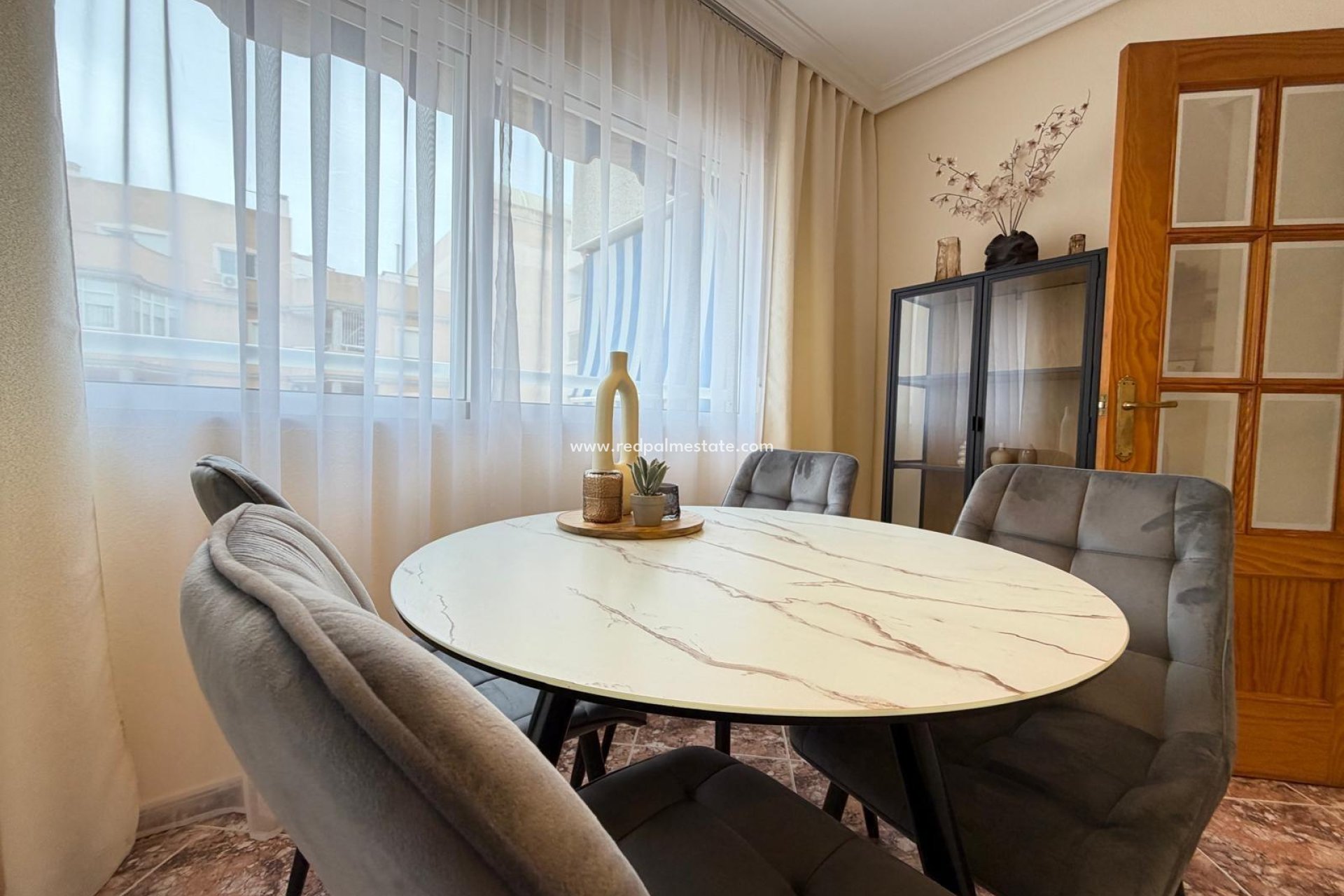 Resale - Apartment -
Torrevieja - Centro Torrevieja