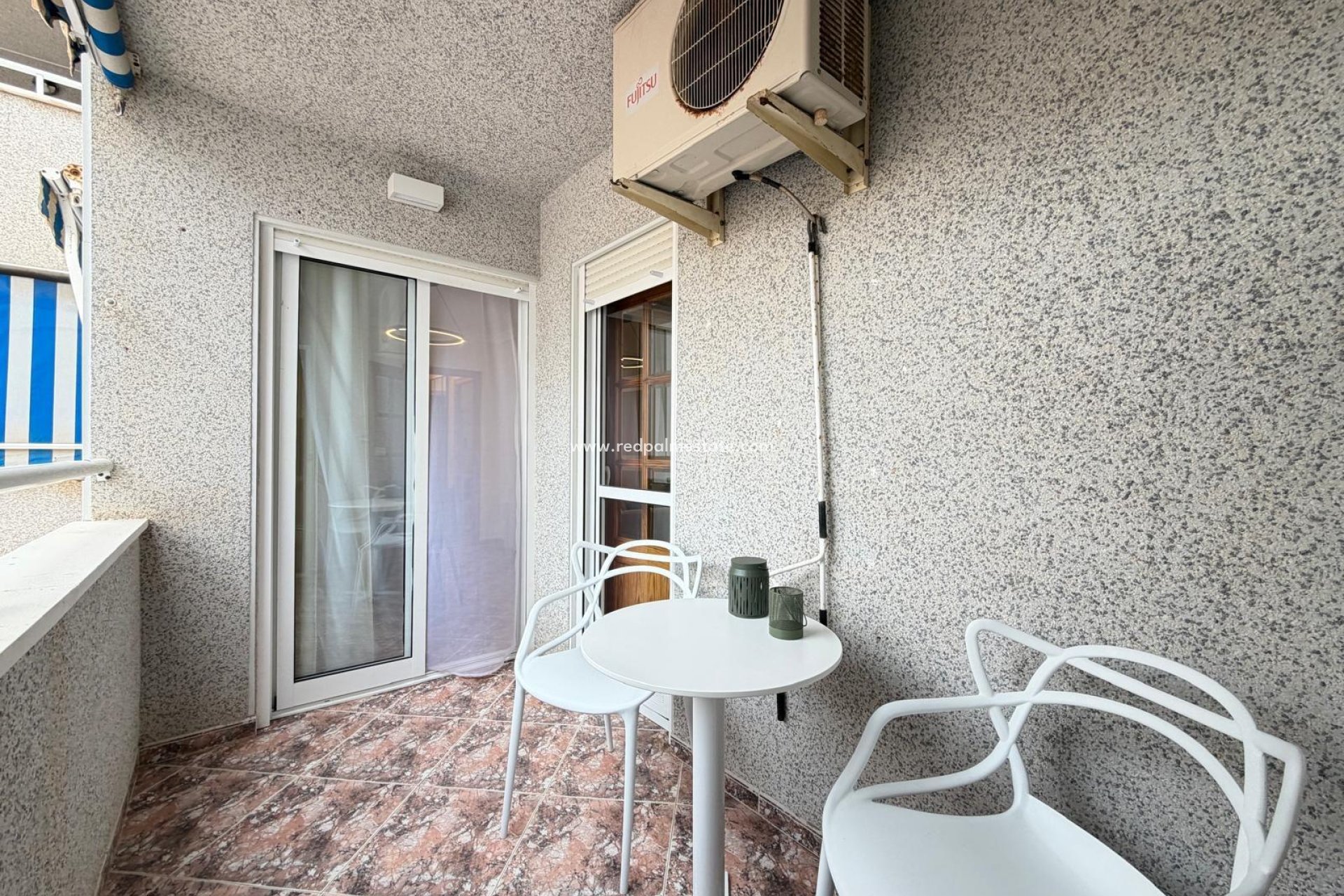 Resale - Apartment -
Torrevieja - Centro Torrevieja