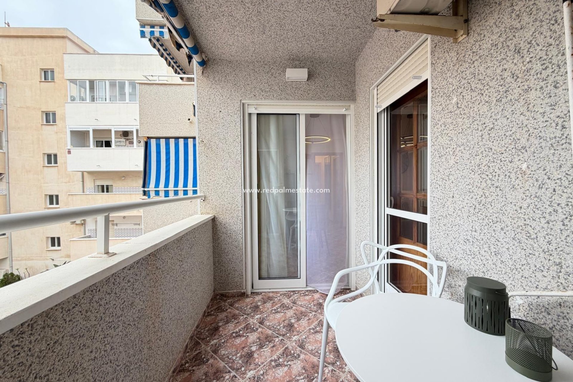 Resale - Apartment -
Torrevieja - Centro Torrevieja