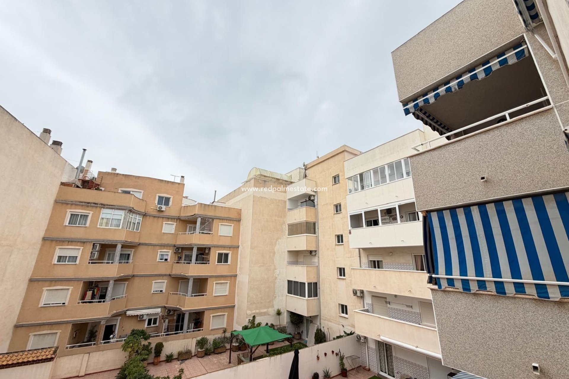 Resale - Apartment -
Torrevieja - Centro Torrevieja