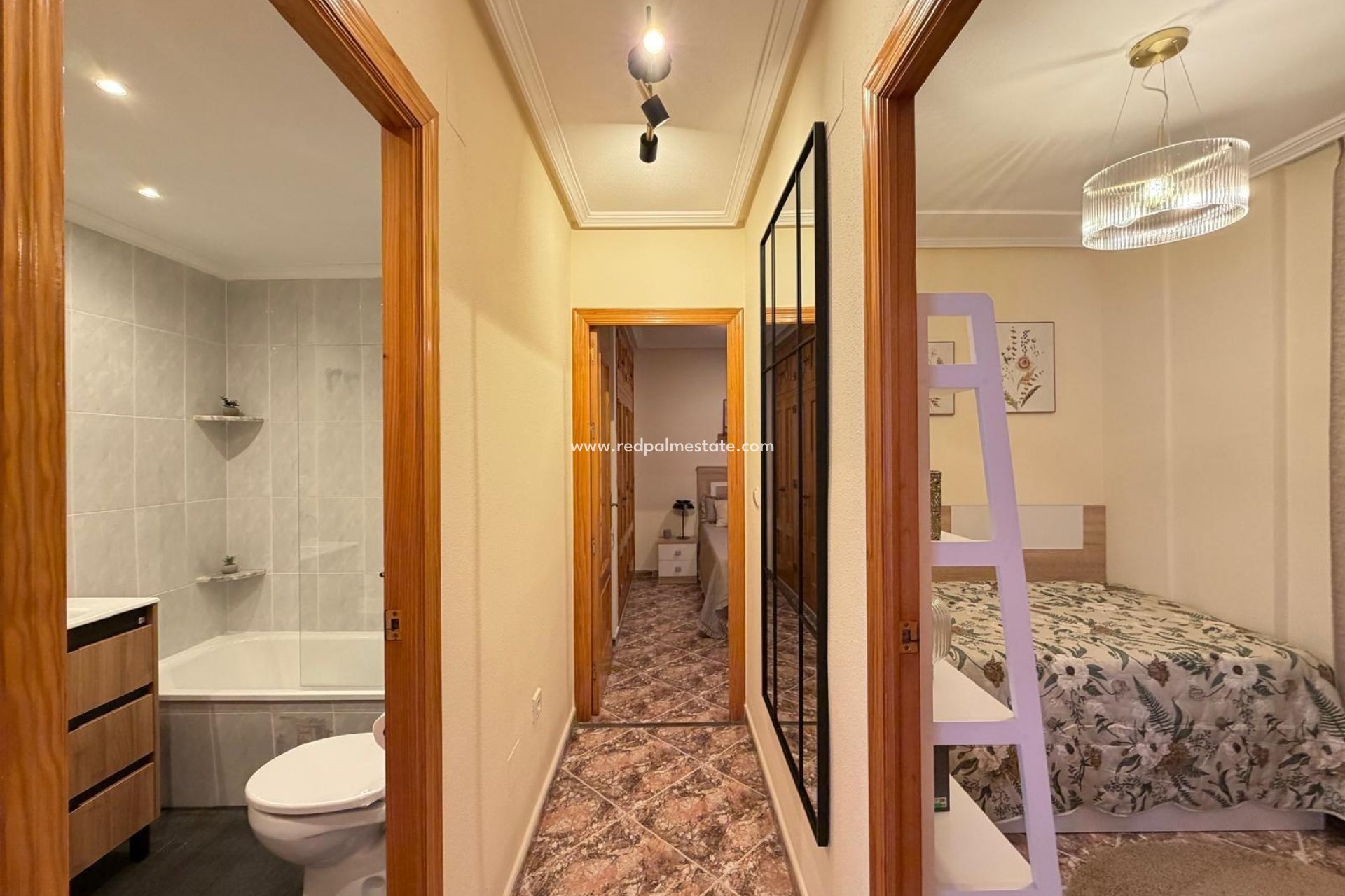 Resale - Apartment -
Torrevieja - Centro Torrevieja